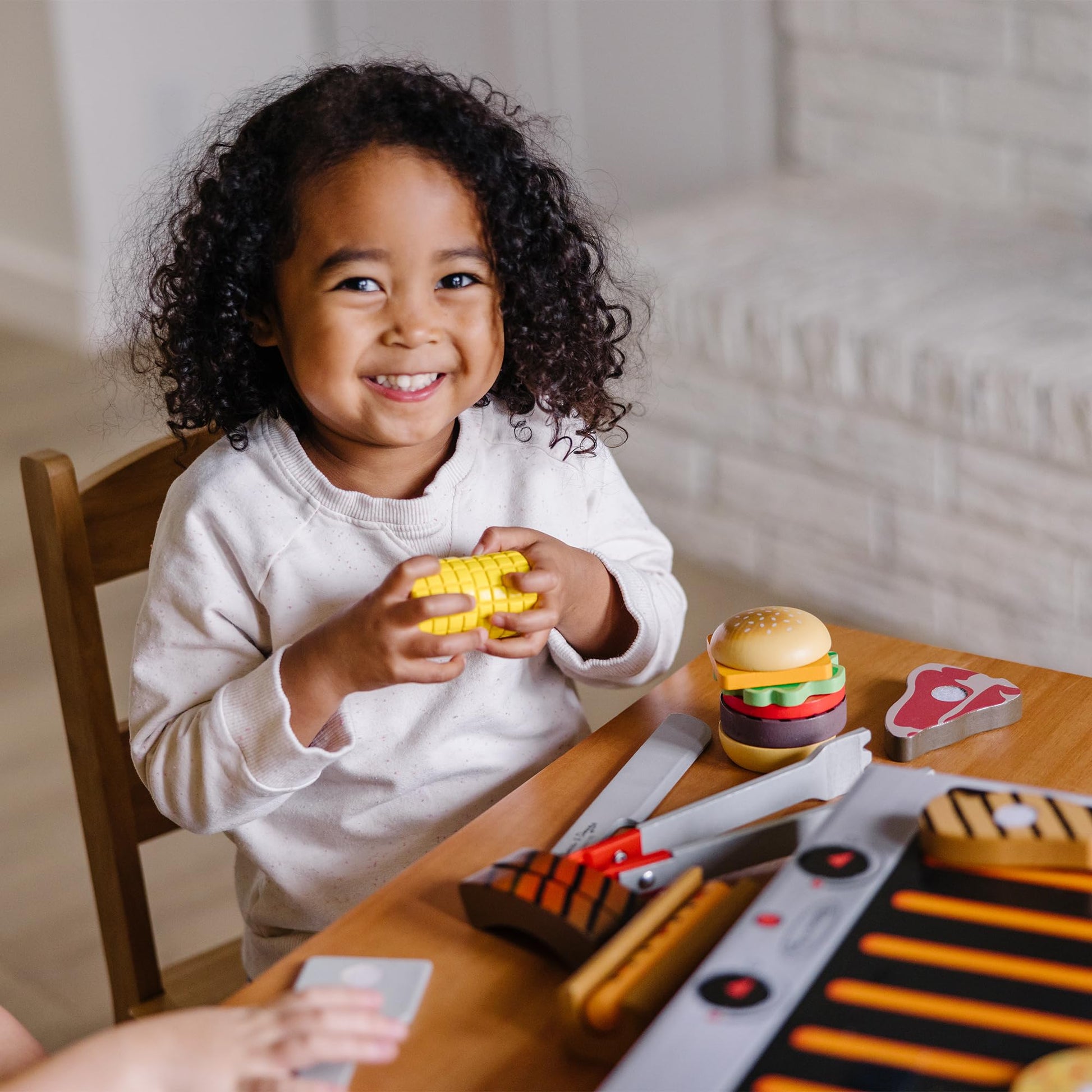 Melissa & Doug Grill and Serve BBQ Set with Pretend Play Toy Food & Kids Play Kitchen Accessories, Preschool Learning Toys for Girls & Boys 3+
