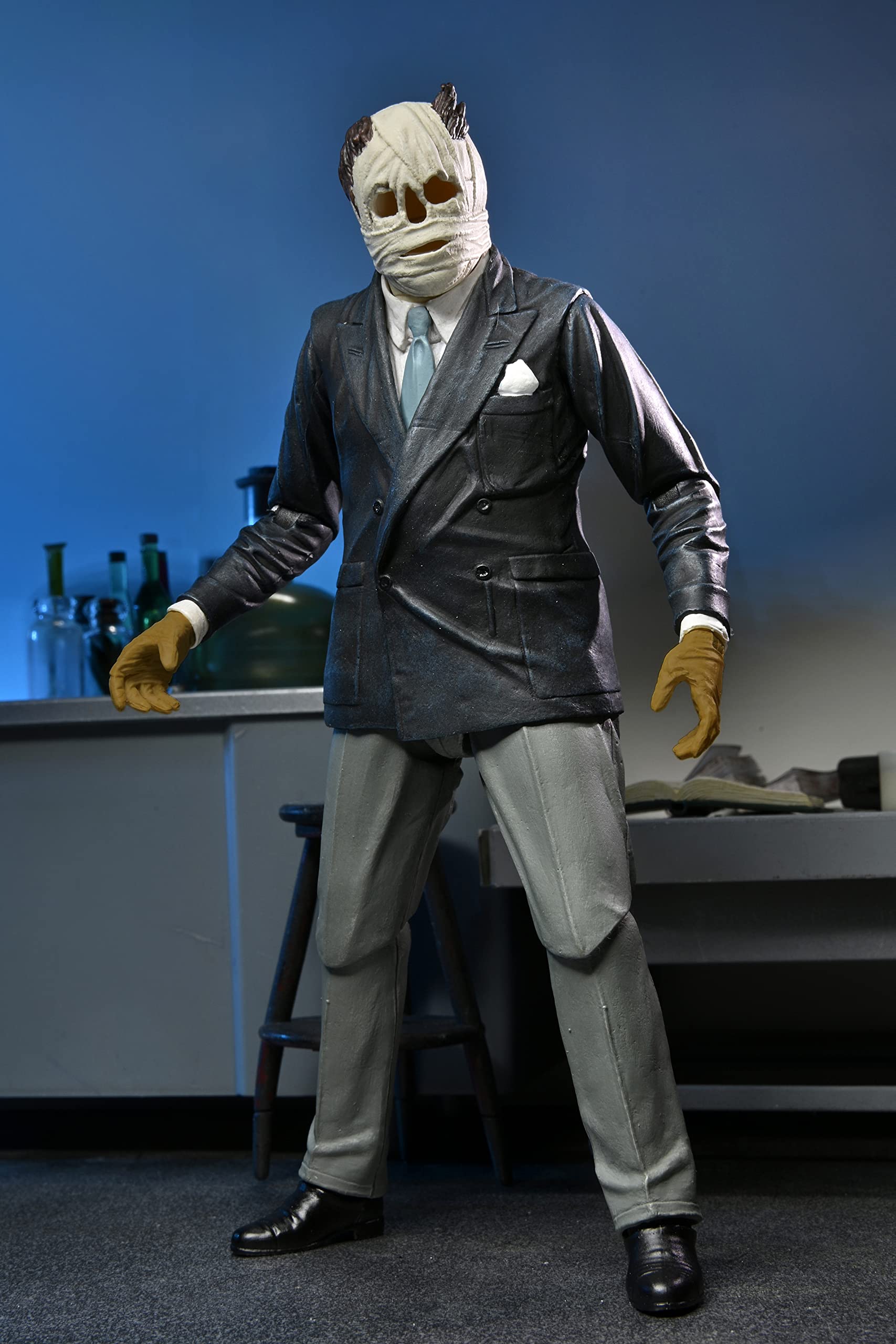 NECA - Universal Monsters - 7” Scale Action Figure - Ultimate Invisible Man Figure (Color)