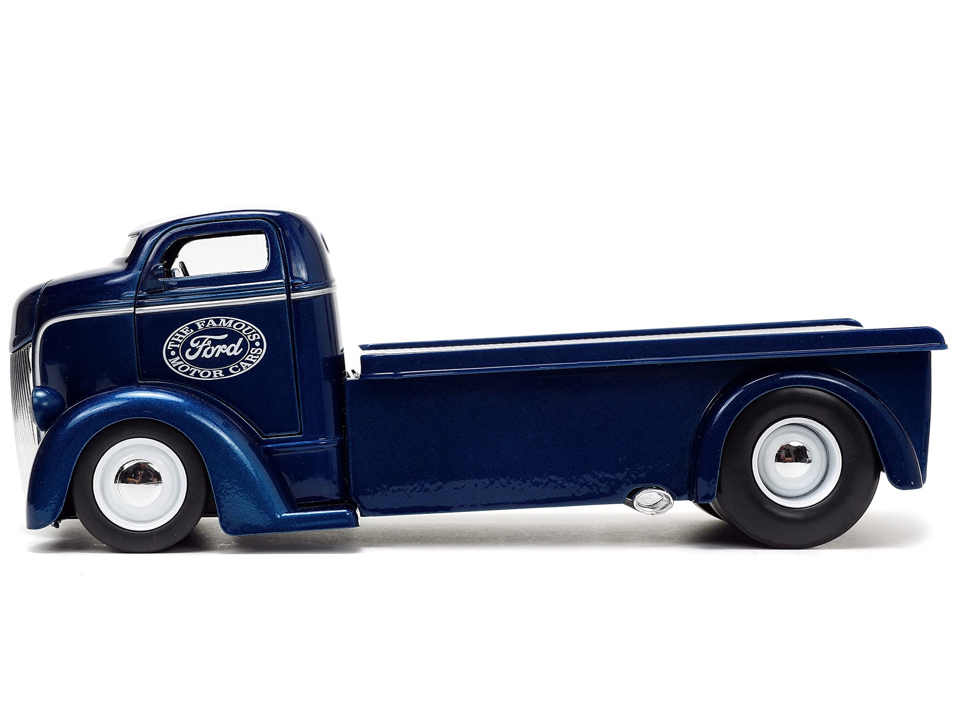 Jada Toys Just Trucks 1:24 1947 Ford COE Flatbed Die-cast Car Dark Blue/White with Tire Rack, Toys for Kids and Adults