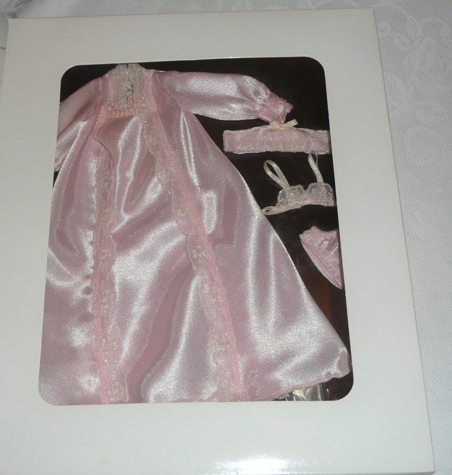 Barbie- Classique Satin Dream Fashion , Barbie Lingerie