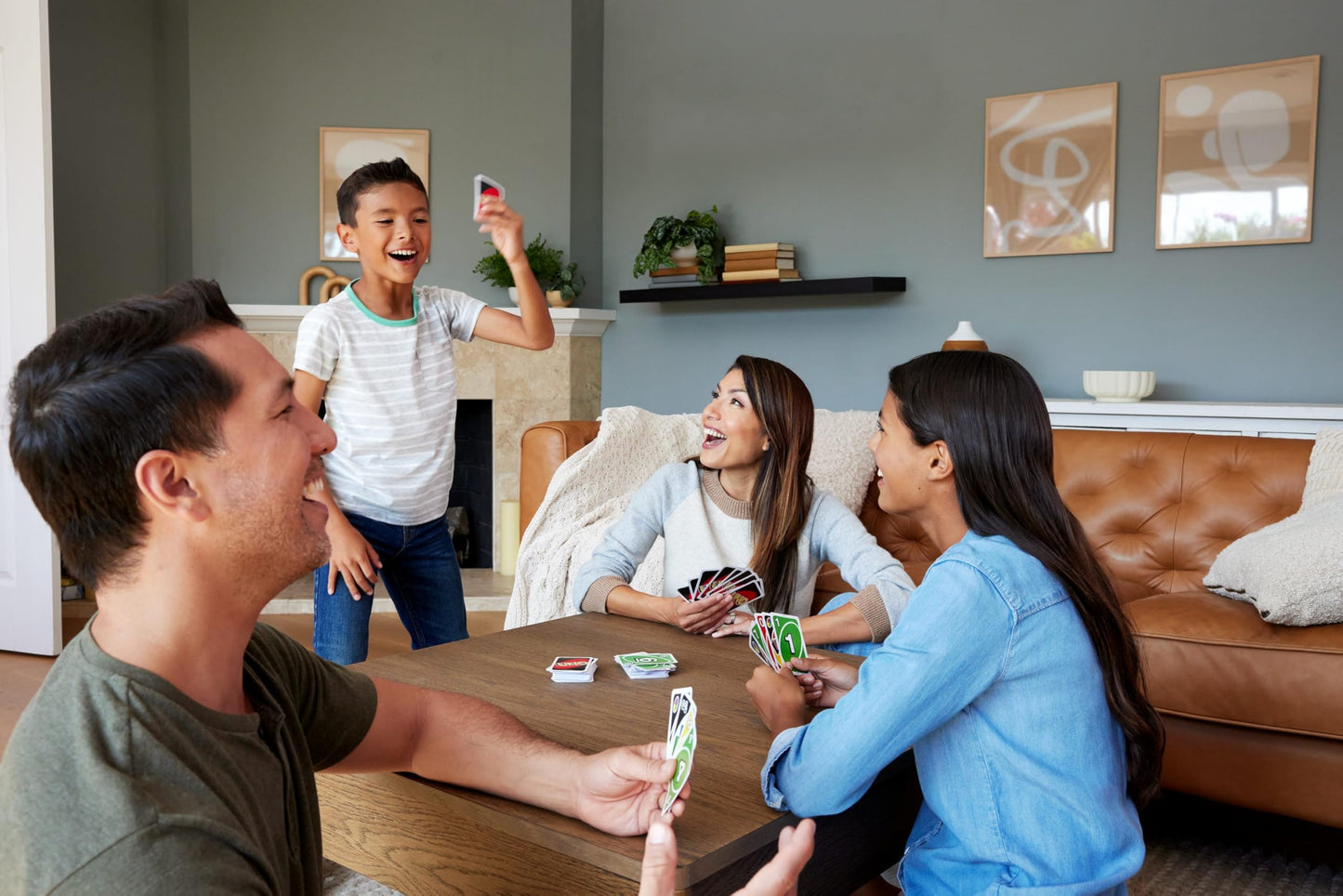 Mattel Games UNO Card Game for Kid, Adult & Family Nights & Parties, Travel & Vacations, Color Blind Accessible & Customizable Deck (Amazon Exclusive)