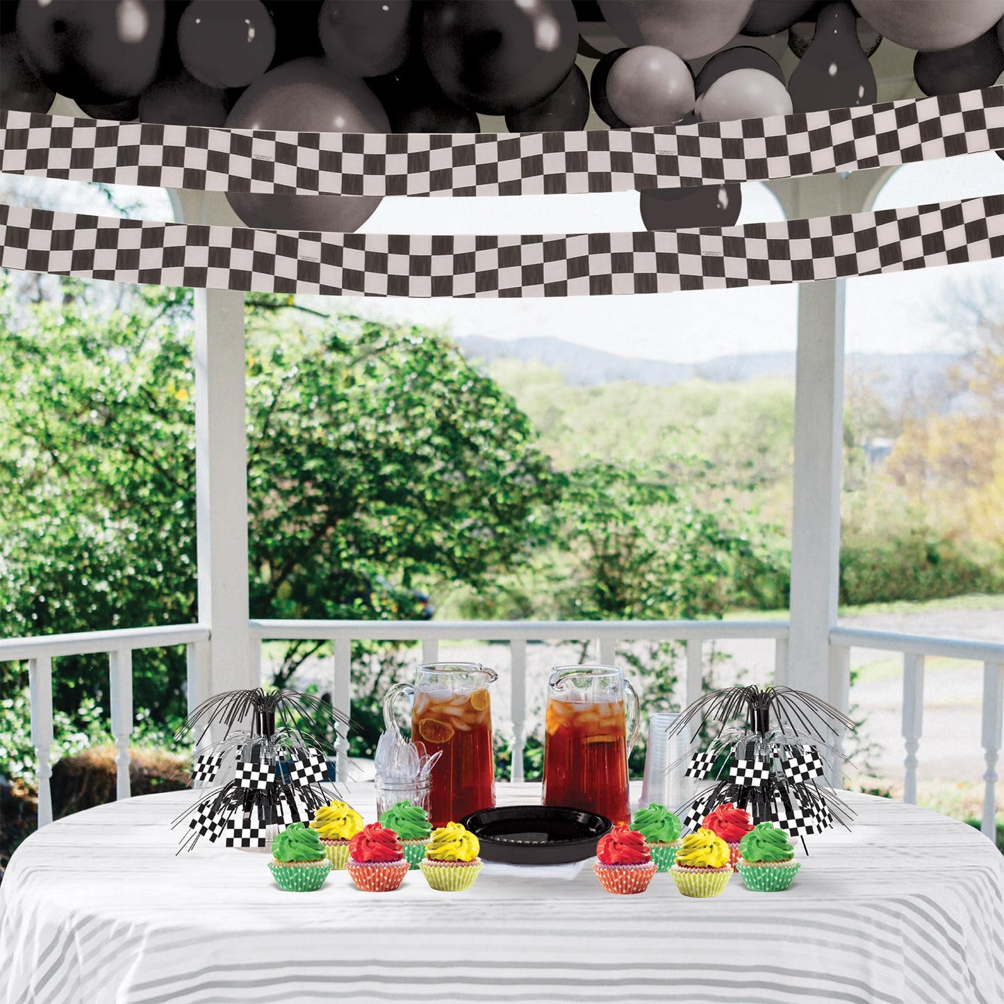 Beistle Flame Resistant Checkered Crepe Streamer, 21/2 by 30-Feet