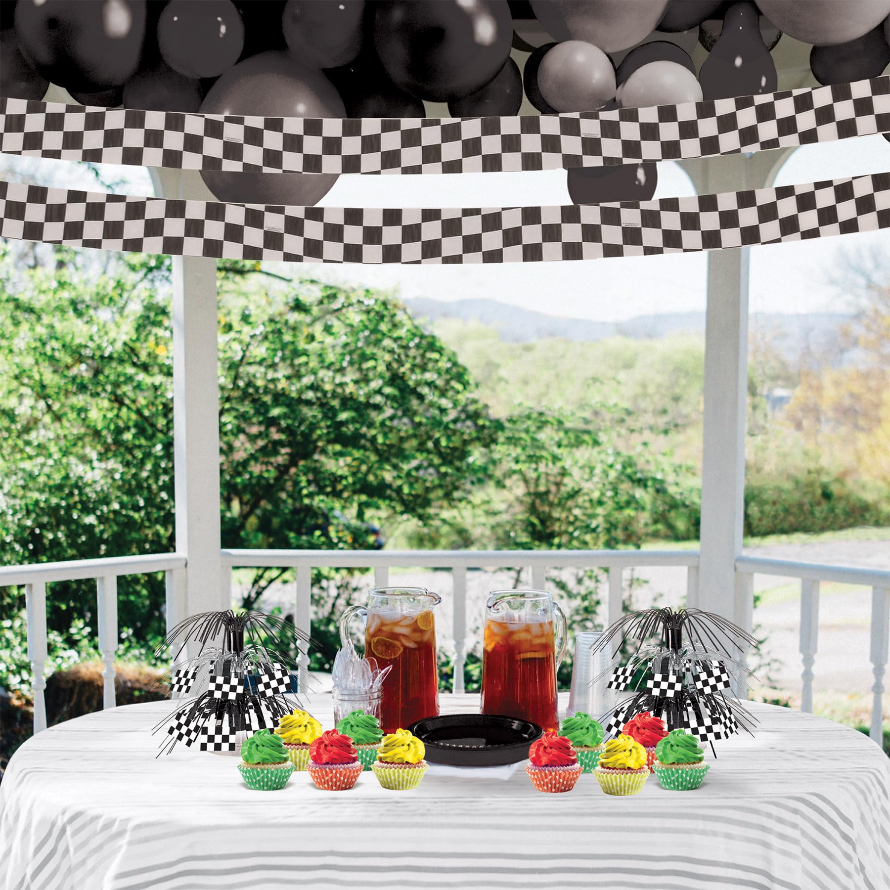Beistle Flame Resistant Checkered Crepe Streamer, 21/2 by 30-Feet