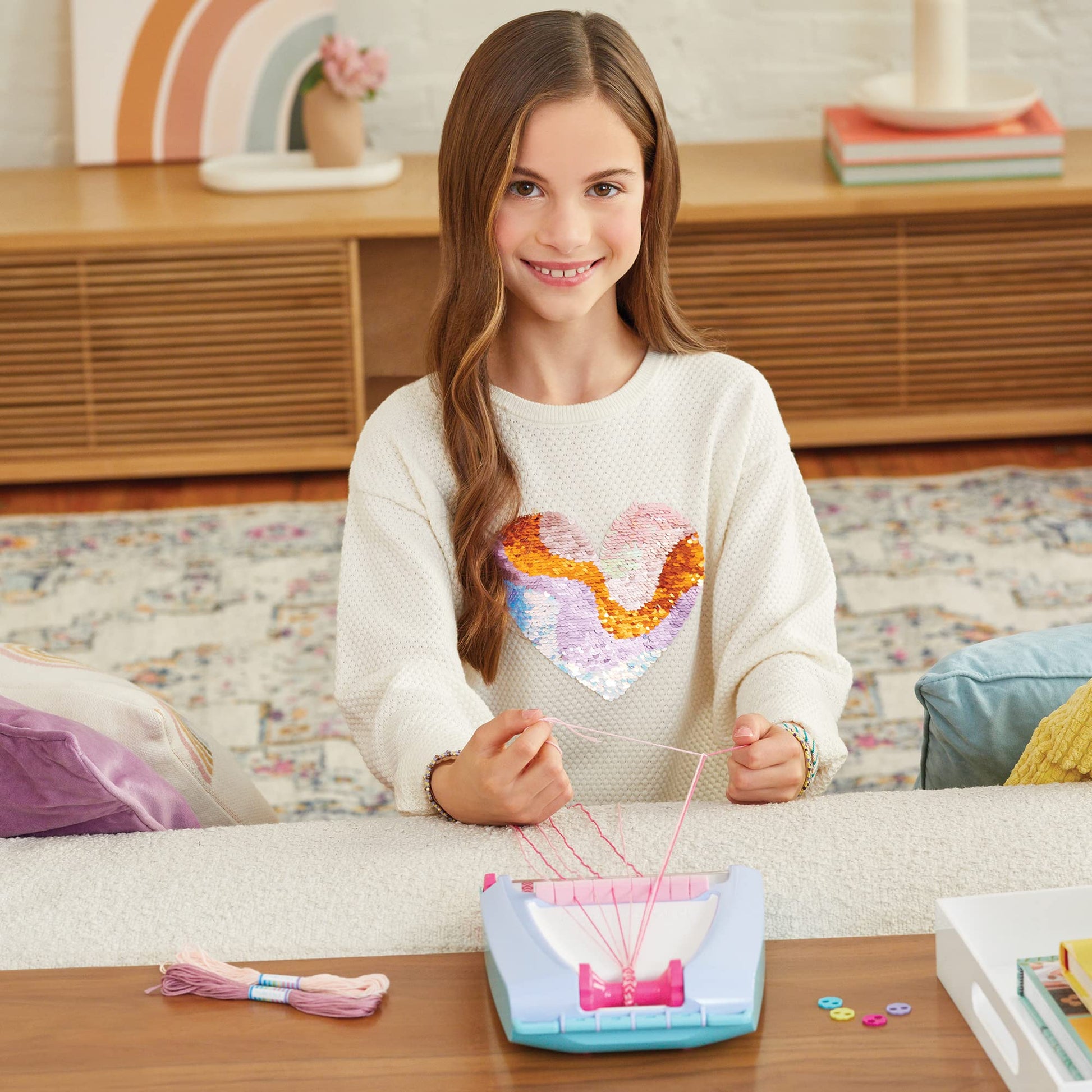 Make It Real Friendship Bracelet Maker Kit - Craft Up to 20 Stylish Bracelets with 100 Beads & Threads - Fun DIY Jewelry Set for Girls & Tweens