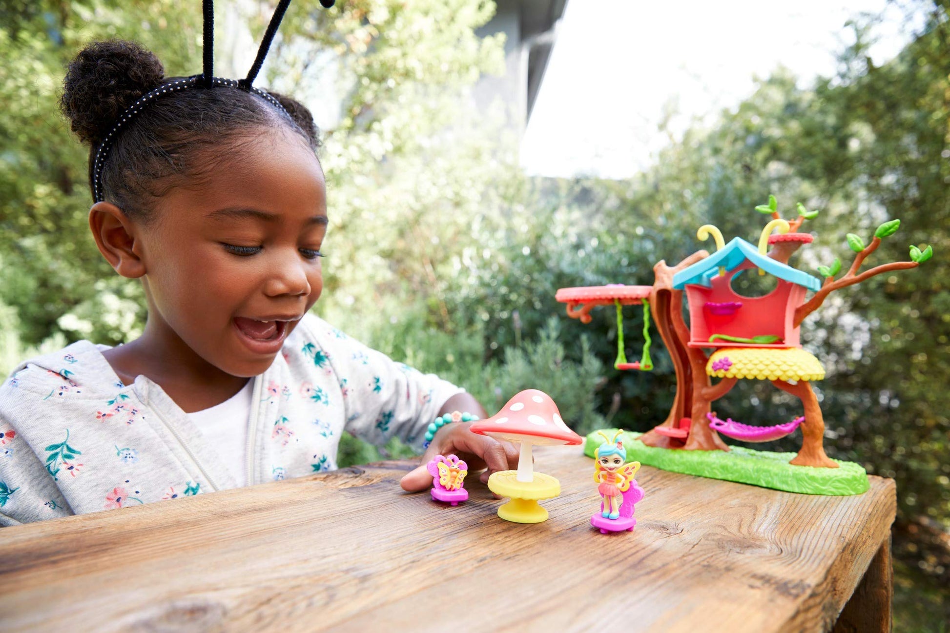 ENCHANTIMALS BUTTERFLY CLUBHOUSE PLAYSET WITH BAXI BUTTERFLY DOLL