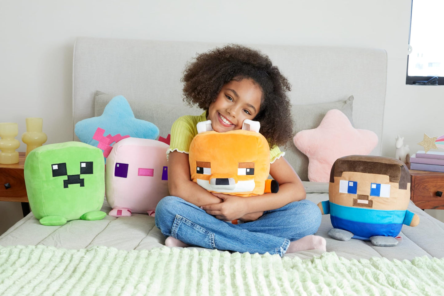 Mattel Minecraft Cuutopia Tamed Wolf Plush, 10-inch Soft Rounded Pillow Doll, Video Game-Inspired Collectible Toy