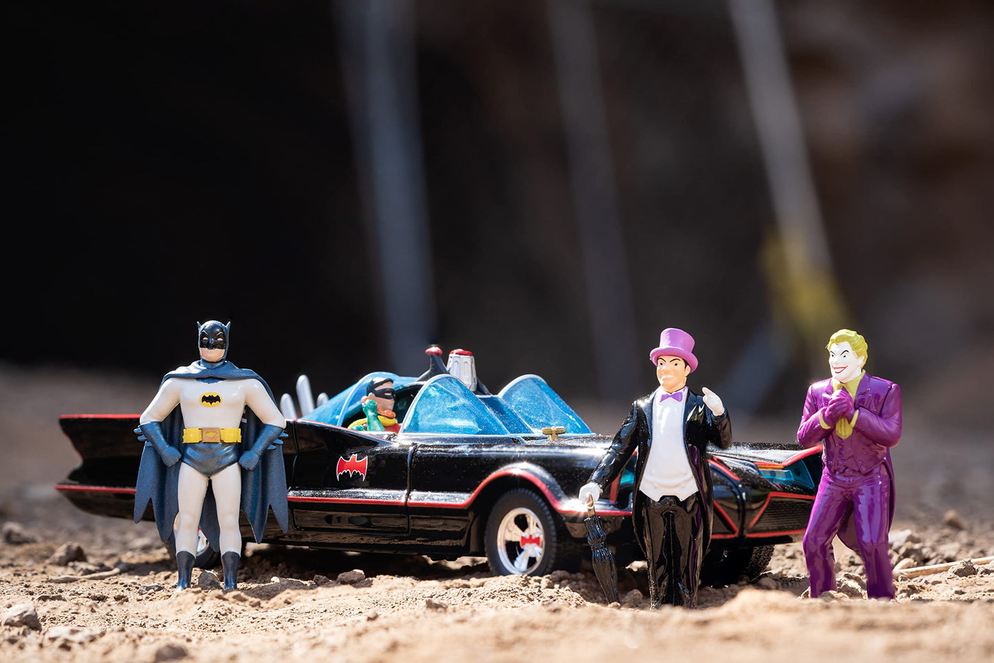 toy Cars DC Comics 1:24 Classic TV Series Batman Batmobile Die-Cast Car & 2.75" Batman, Robin, Penguin, & The Joker Figures