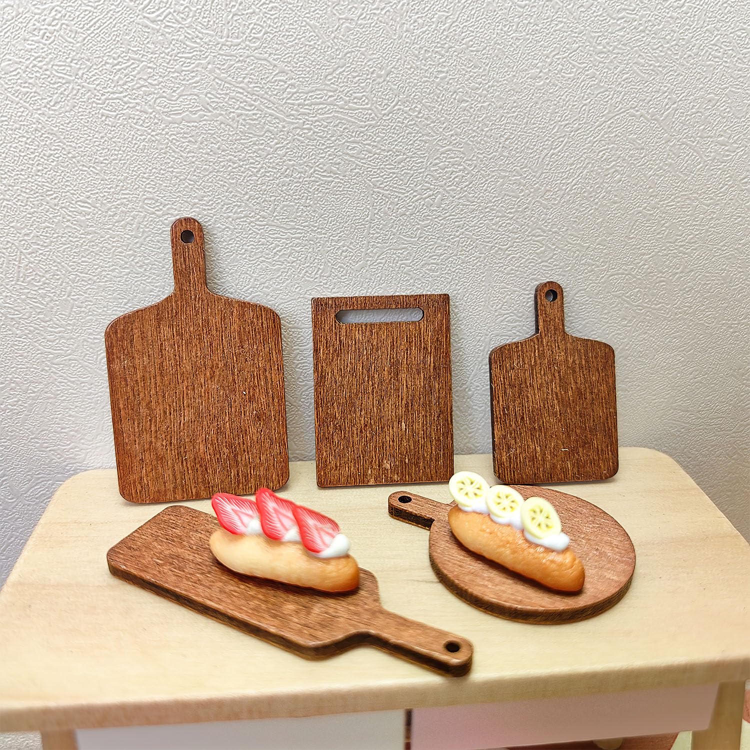 Miniature Wood Cutting Board Set (5pcs): 1/12 Scale Kitchen Decor for Dollhouse