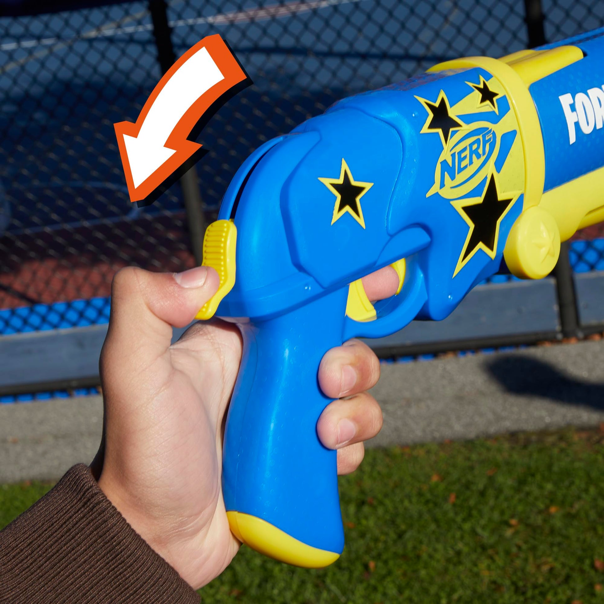 Nerf Fortnite Half Tone Hero Blaster, Bonus Code to Unlock Half Tone Hero Wrap in the Game, Break Open Loading, 12 Nerf Elite Darts, Fortnite Gifts