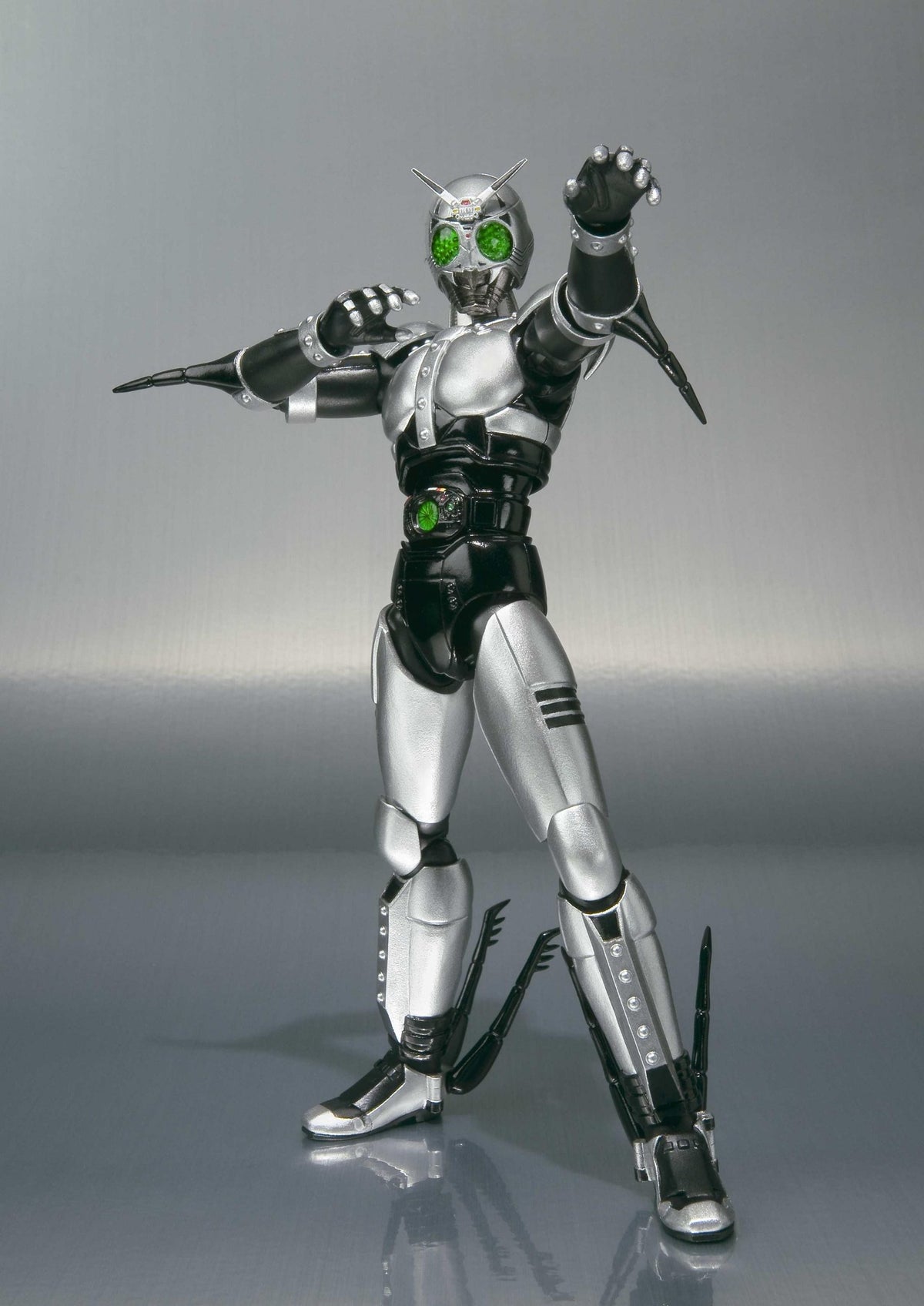 TAMASHII NATIONS Bandai S.H. Figuarts Shadow Moon Action Figure