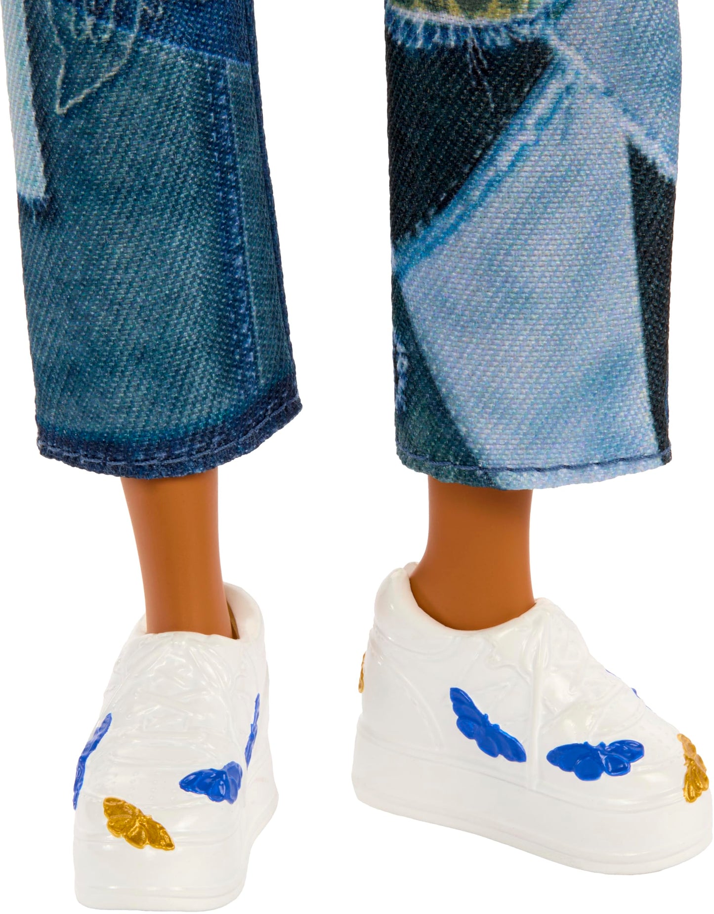 Mattel Disney Descendants 4: The Rise of Red Fashion Doll & Accessory - Ella, Young Cinderella with Movie-Inspired Clothes