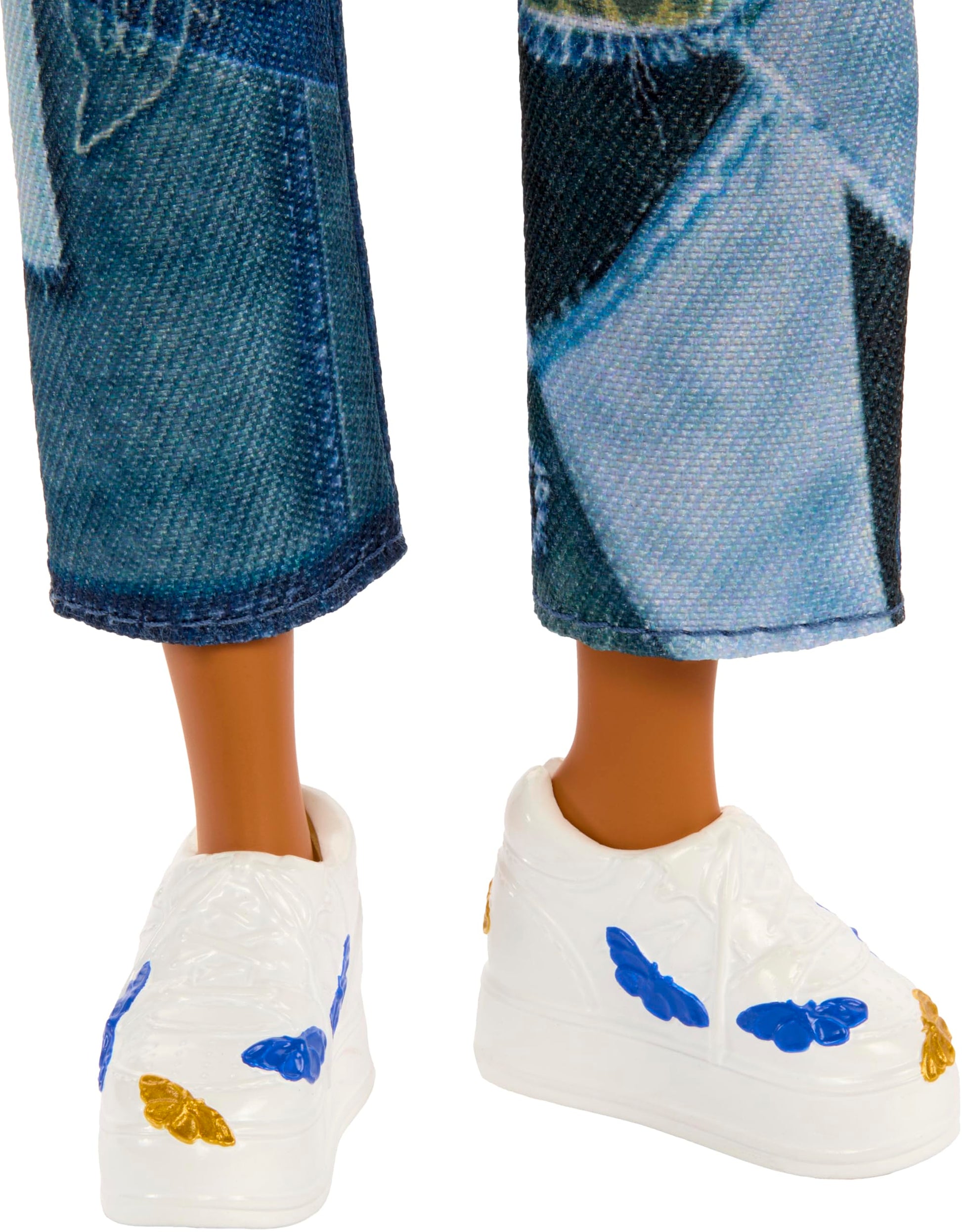 Mattel Disney Descendants 4: The Rise of Red Fashion Doll & Accessory - Ella, Young Cinderella with Movie-Inspired Clothes
