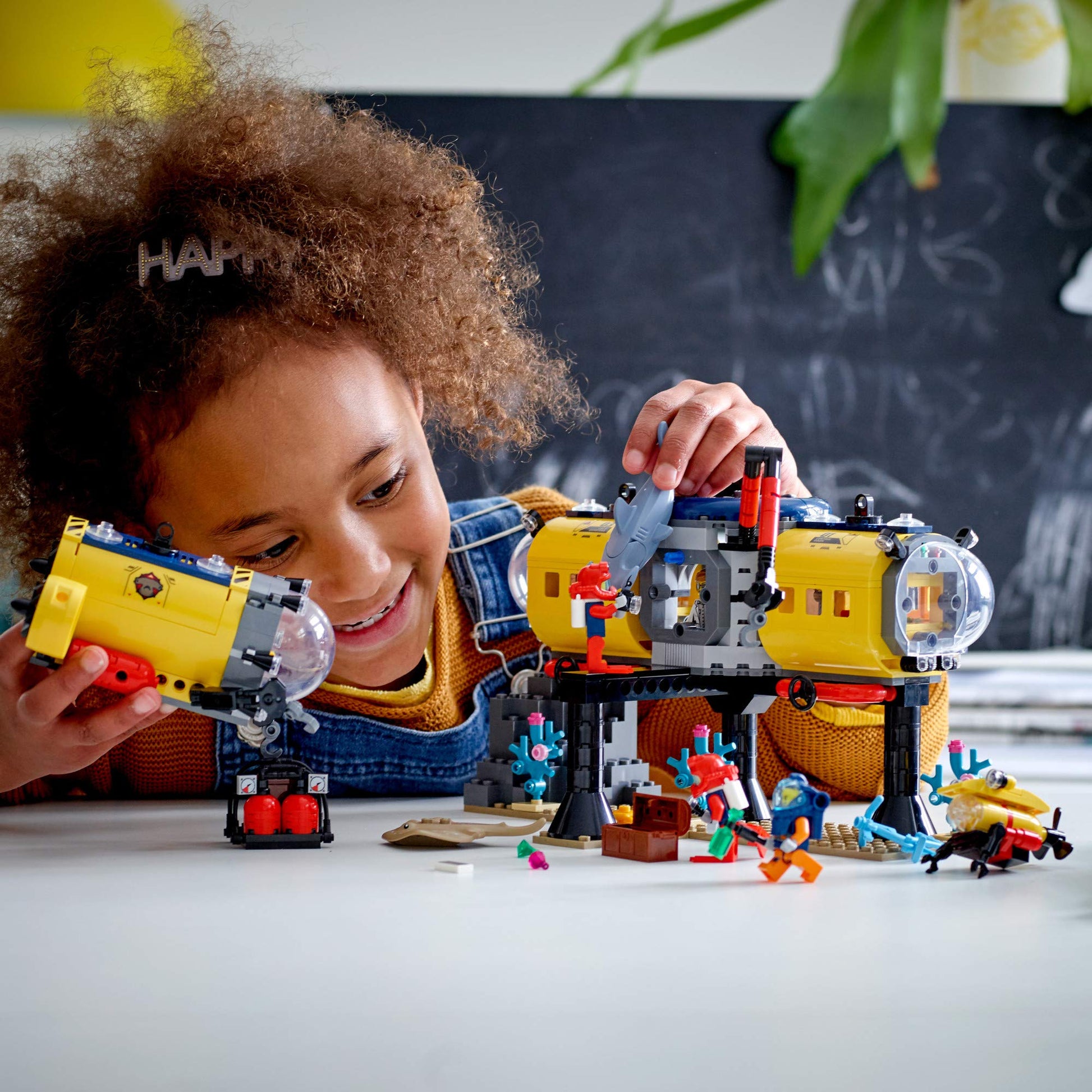 LEGO City Ocean Exploration Base Playset 60265, with Submarine, Underwater Drone, Diver, Sub Pilot, Scientist and 2 Diver Minifigures, Plus Stingray