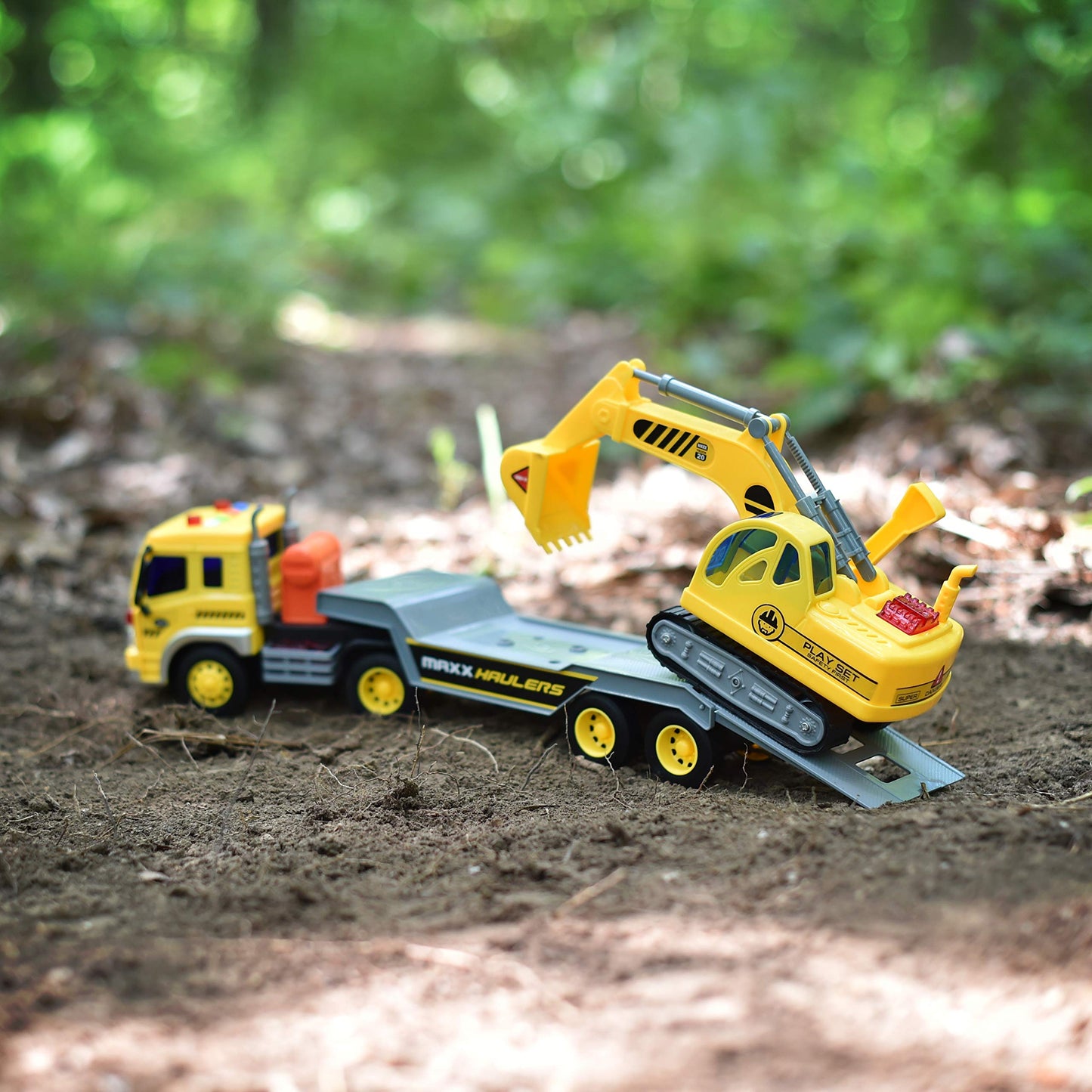Maxx Action 17’’ Vehicle Transport with Excavator - Bright Lights and Construction Sounds | Friction Powered Trailer | 3 Piece Toy Playset for Kids |