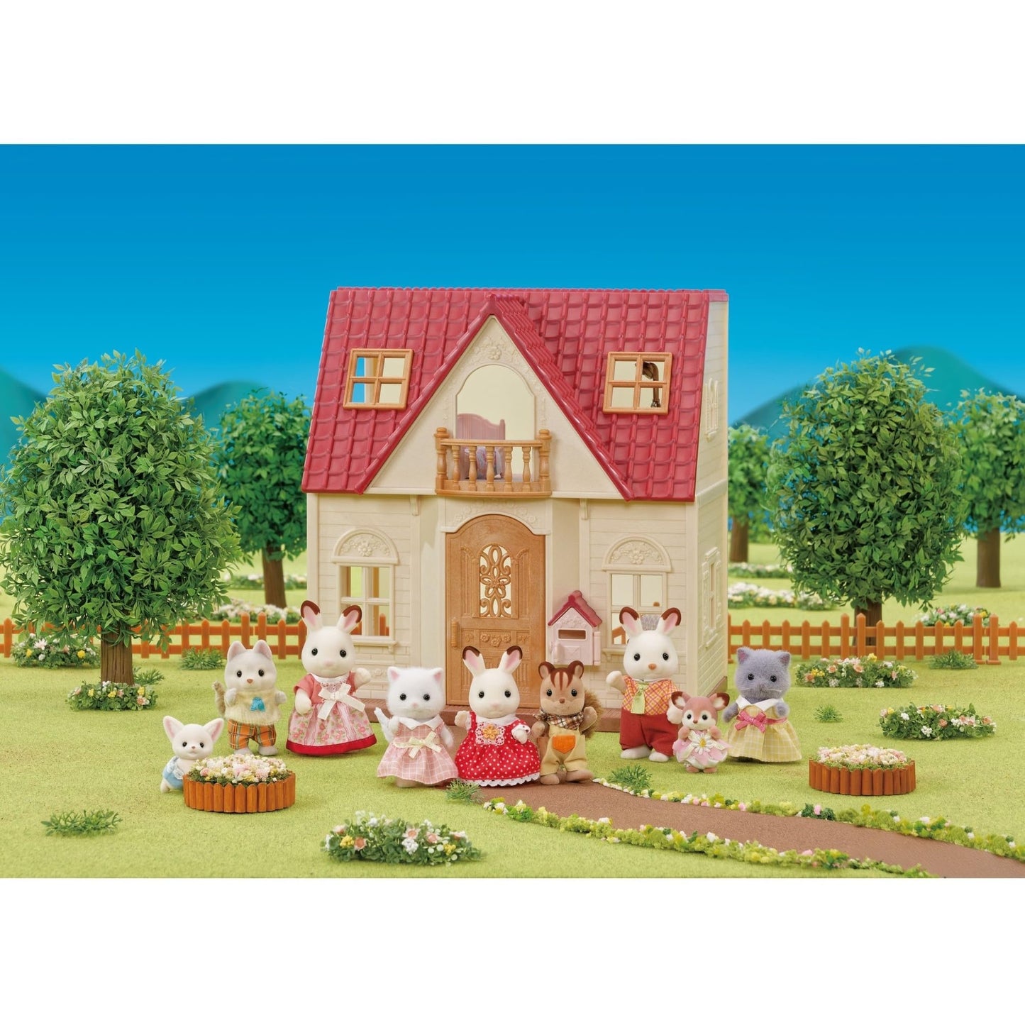Calico Critters - Red Roof Home - Cozy Cottage - 2026 Edition Dollhouse - Kids Pretend Play House, Miniature Home Playset, Expandable Design, Ages 3+