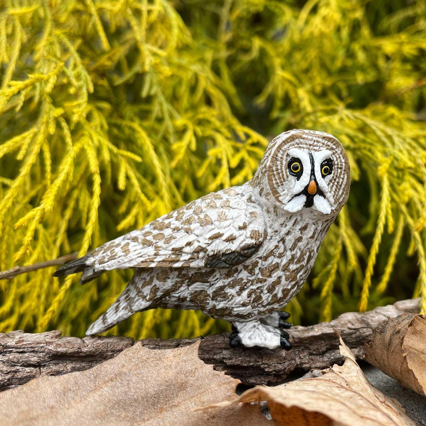 Safari Ltd. Great Grey Owl Figurine - Realistic 2.5" Bird Figure - Educational Toy for Boys, Girls, and Kids Ages 3+