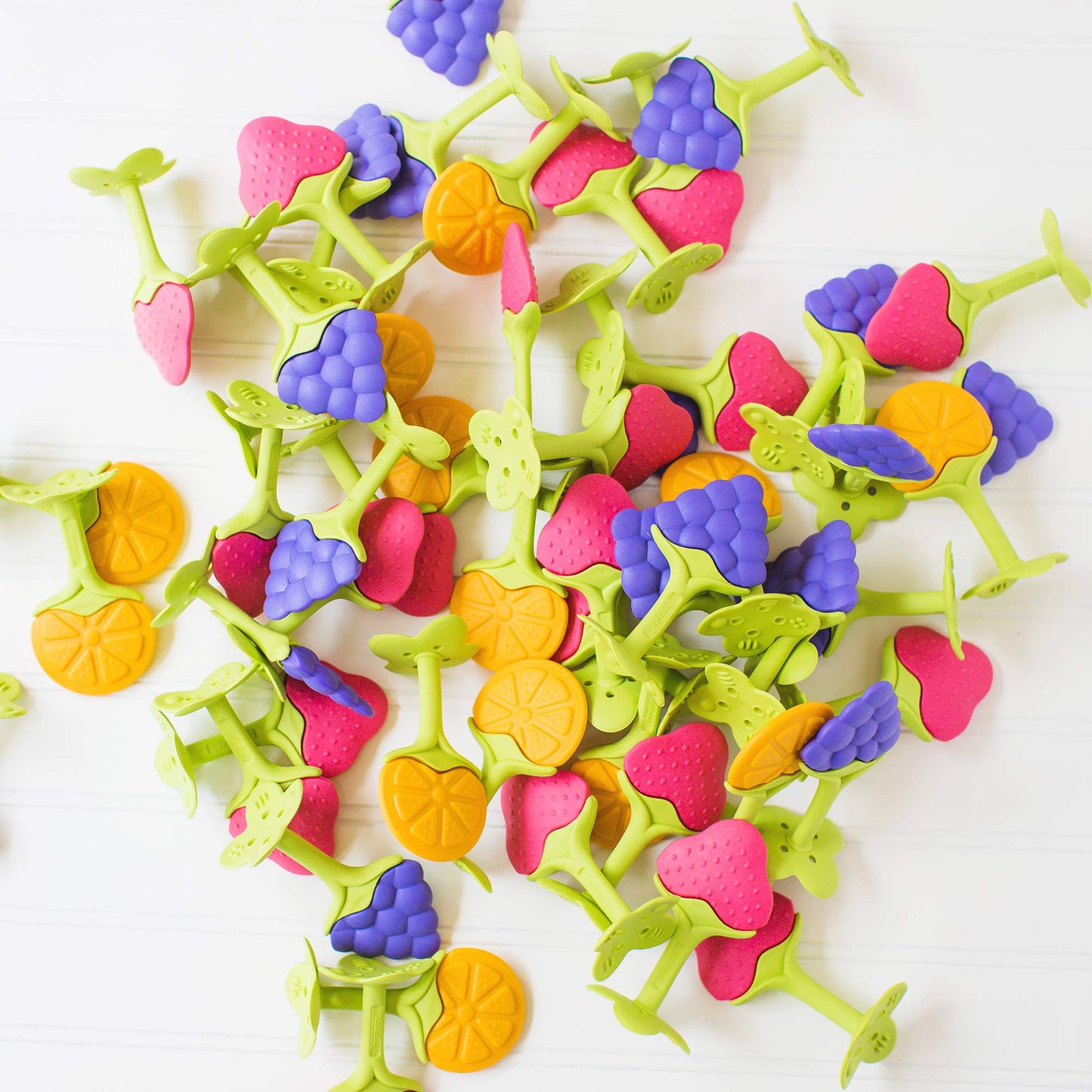 Innobaby Original Teethin Smart EZ Grip Fruit Teether and Sensory Toy for Babies and Toddlers in Citrus. BPA Free Teether
