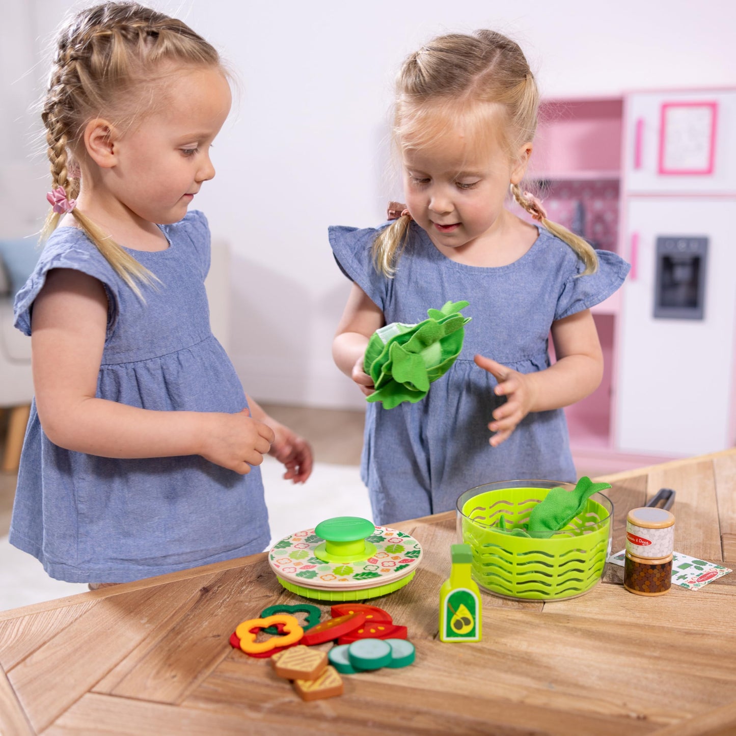 Melissa & Doug Salad Spinner 28-Piece Play Kitchen Toy