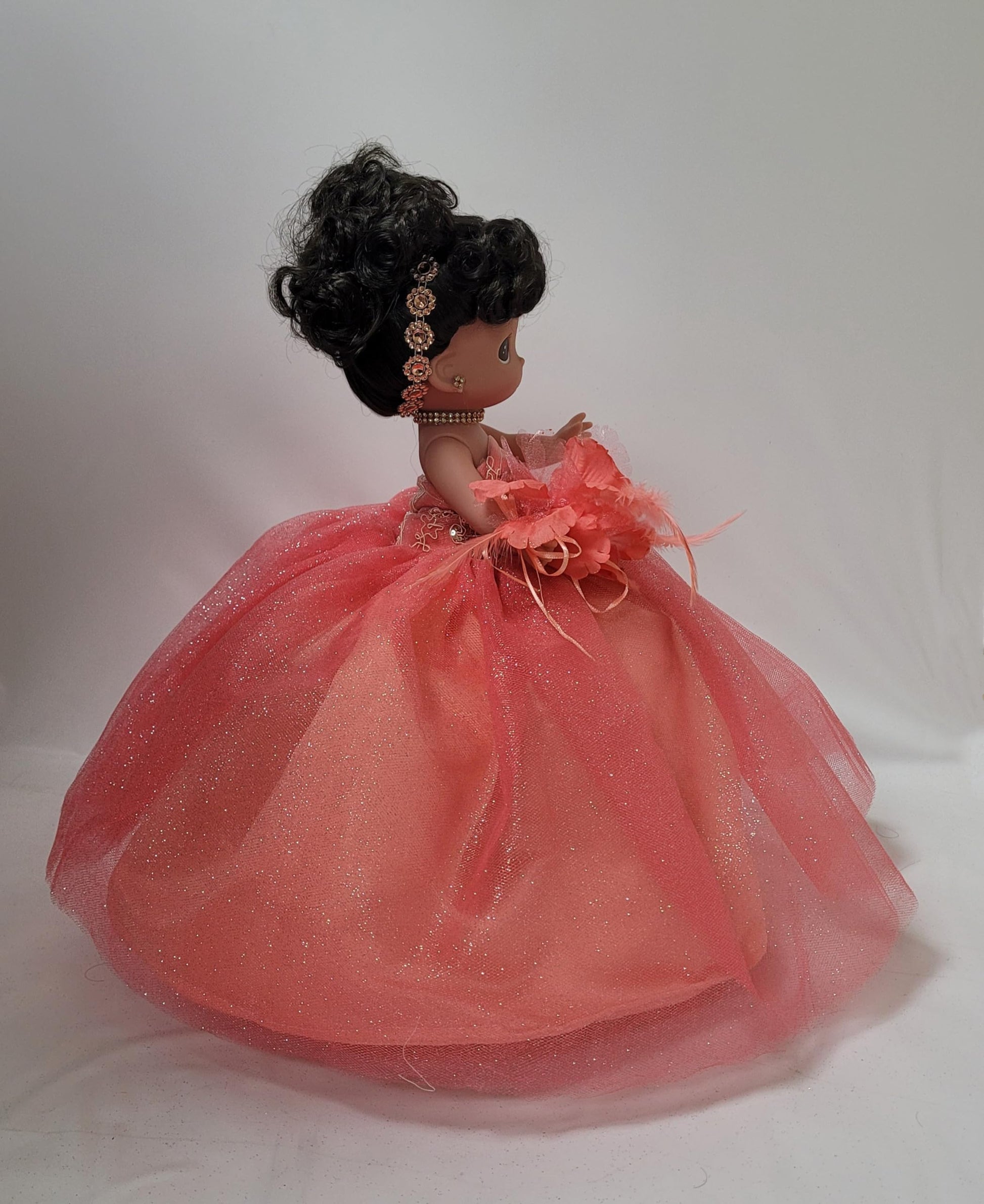 KINNEX COLLECTIONS SINCE 1997 17" Quinceañera Centerpiece Doll - Tulle Gown, Mis Quince Años Table Decoration & Keepsake ARC8421-20 (Flamingo)