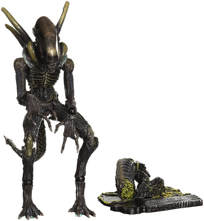 Square Enix Play Arts Kai-Lurker Alien Action Figure