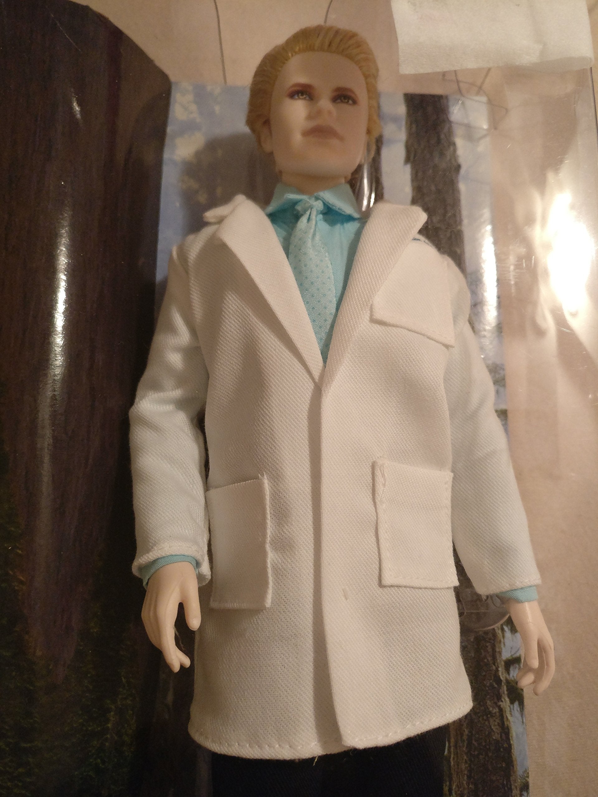 Barbie Collector The Twilight Saga Breaking Dawn Part II Carlisle Doll