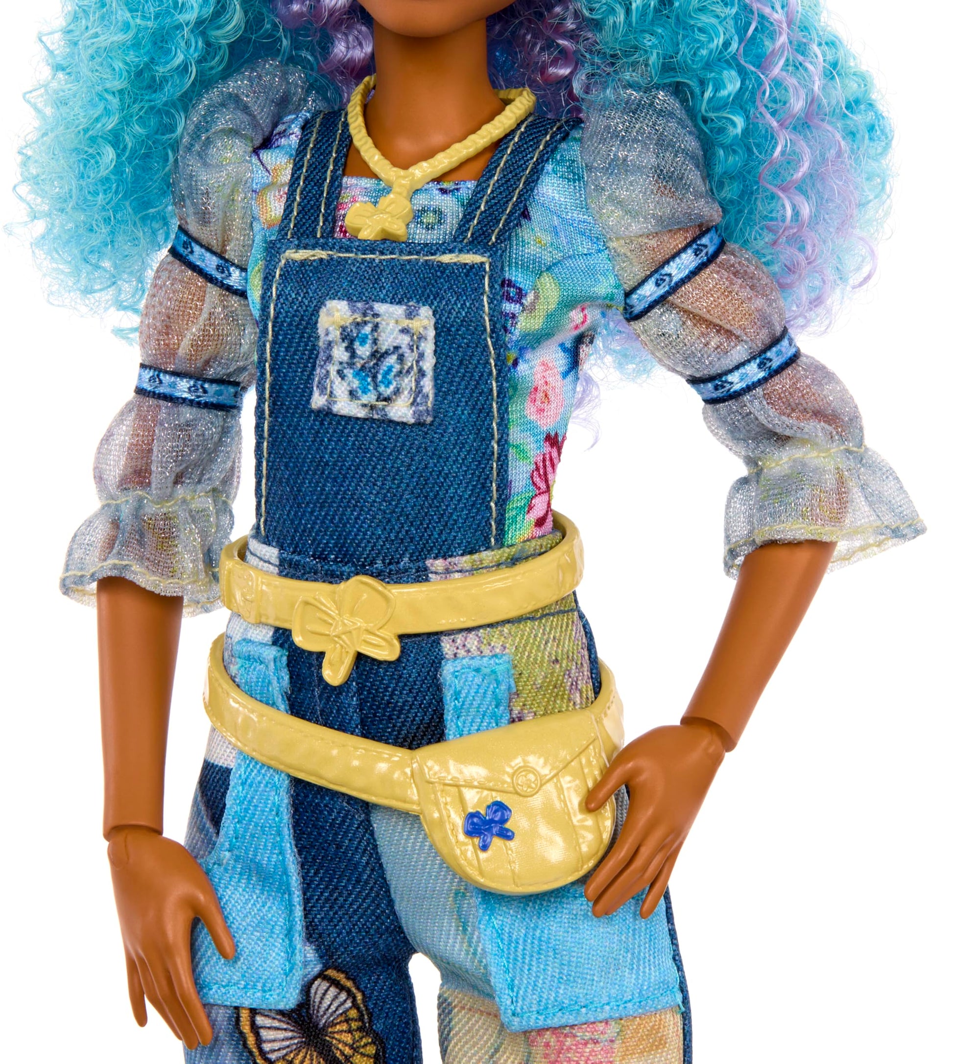 Mattel Disney Descendants 4: The Rise of Red Fashion Doll & Accessory - Ella, Young Cinderella with Movie-Inspired Clothes