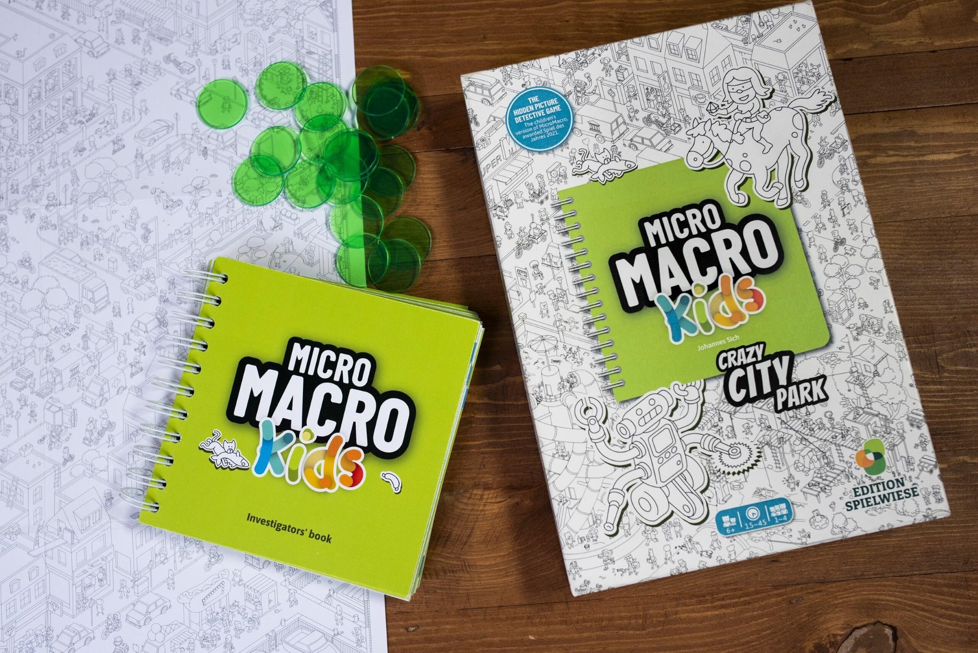 Hachette Boardgames MicroMacro Kids: Crazy City Park | Detective Family Game for Kids | Cooperative Board Game with 22 Search and Find Puzzle Cases |