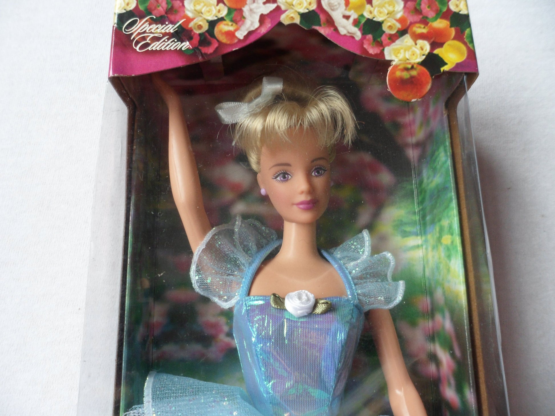 Ballerina Dreams Barbie Doll Special Edition (Reddish Hair) w Fold Out Stage! (1998)