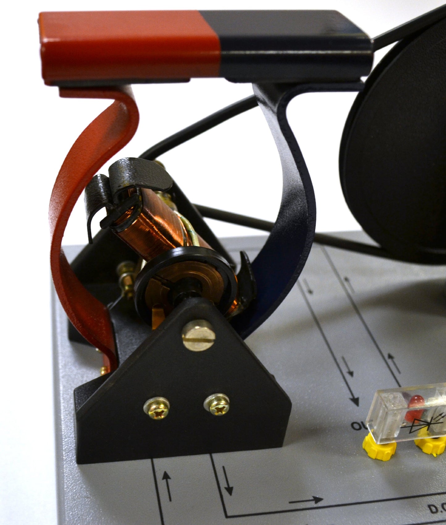 Eisco Labs Demonstration Motor Generator Activity Model (AC/DC) - Hand Powered