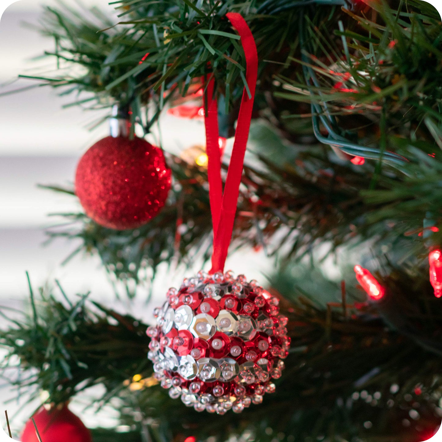 READY 2 LEARN- Create Your Own Sequin Ornaments - Set of 6 - Christmas Crafts for Kids - Christmas Tree Decorations - All Materials Included
