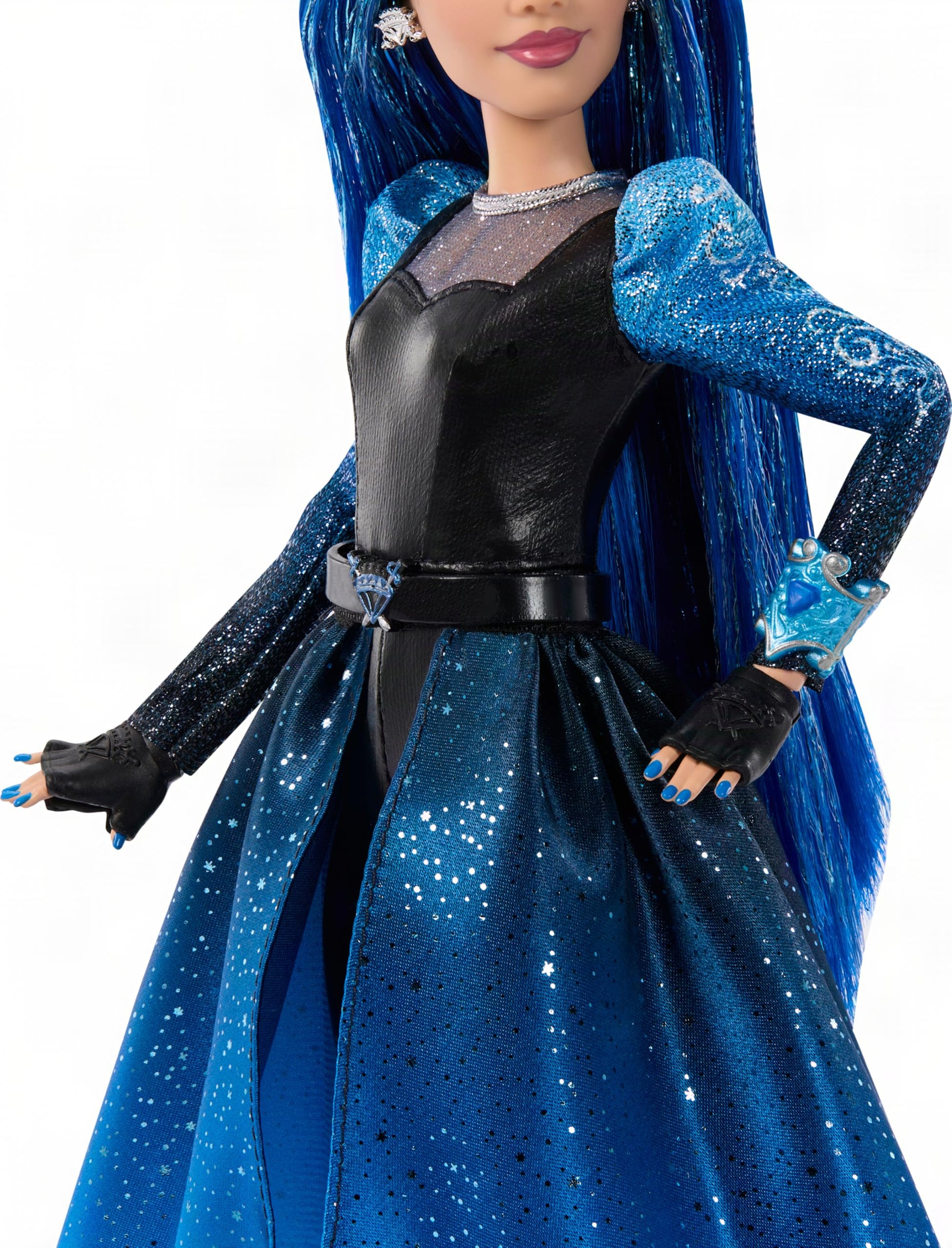 Mattel Disney Descendants: Wicked Wonderland Deluxe Fashion Doll & Accessory, Chloe Wonderland with Removable Movie-Inspired Clothing & Dagger