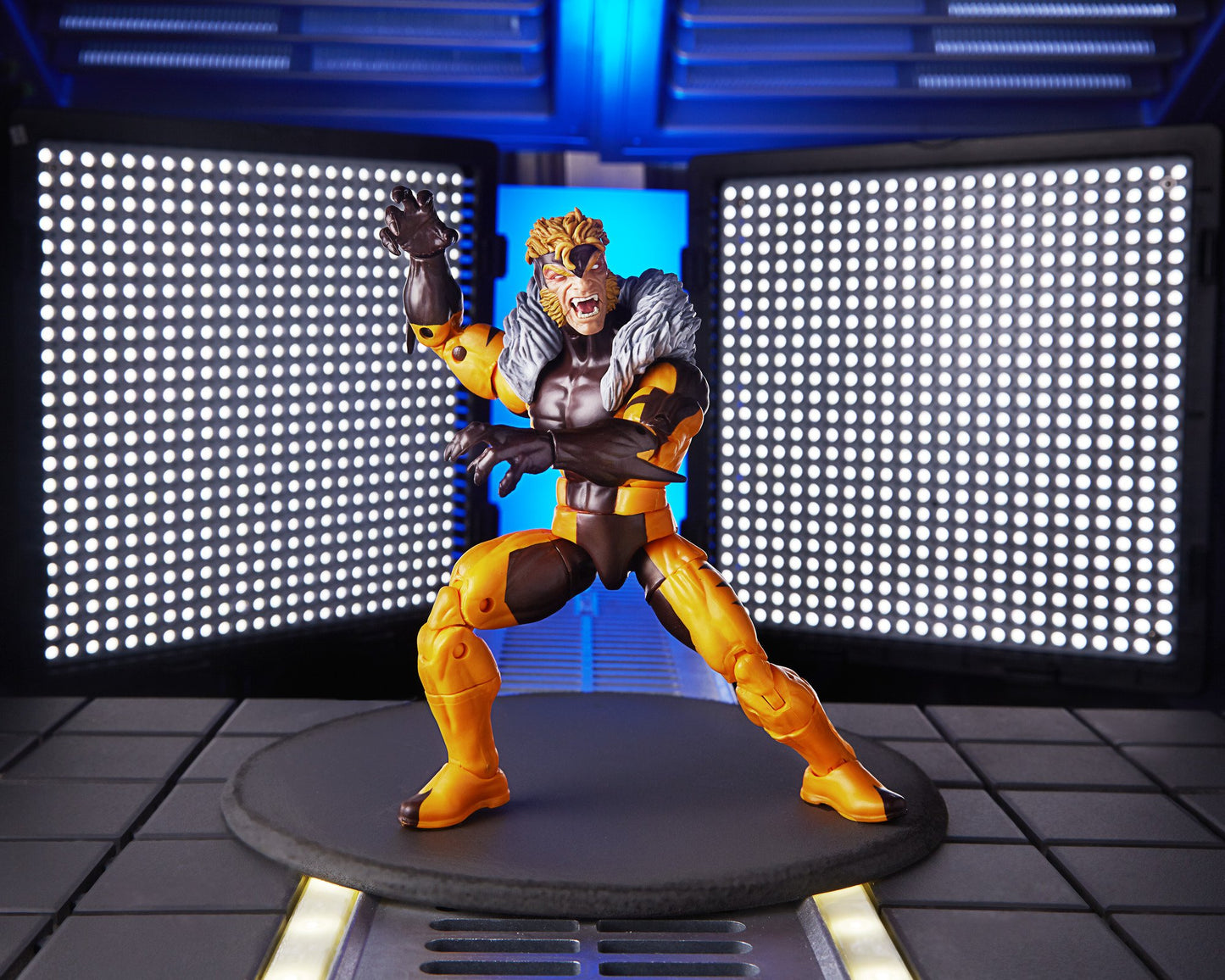Marvel X-Men 6-inch Legends Series Sabretooth