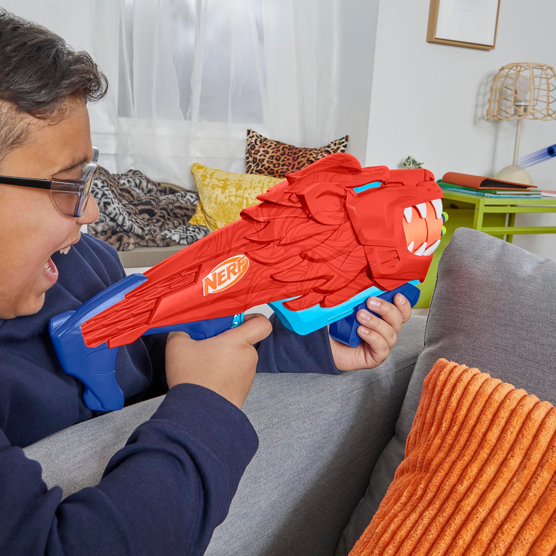 Nerf Wild Lionfury, Easy Play Dart Blaster, 16 Nerf Elite Darts, Lion Toys for 6 Year Old Boys & Girls & Up, Outdoor Toys