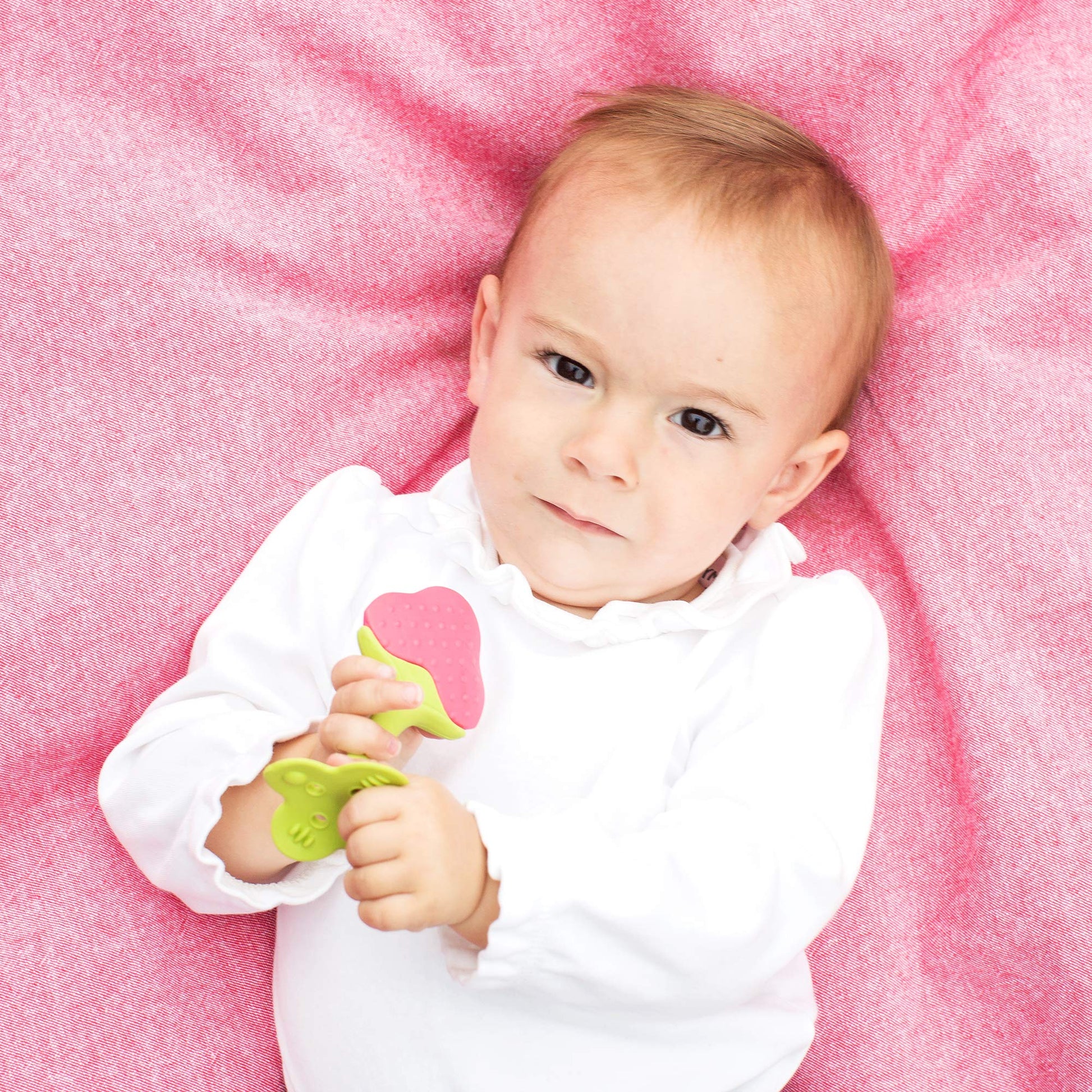 Innobaby Original Teethin Smart EZ Grip Fruit Teether and Sensory Toy for Babies and Toddlers in Berry. BPA Free Teether