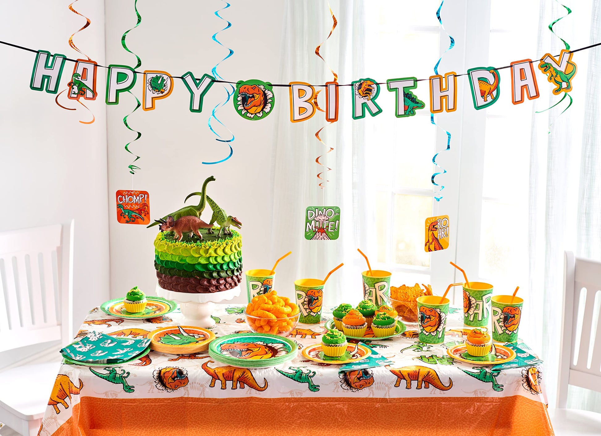 American Greetings Dinosaur Birthday Party Supplies, Plastic Table Covers (3-Count)