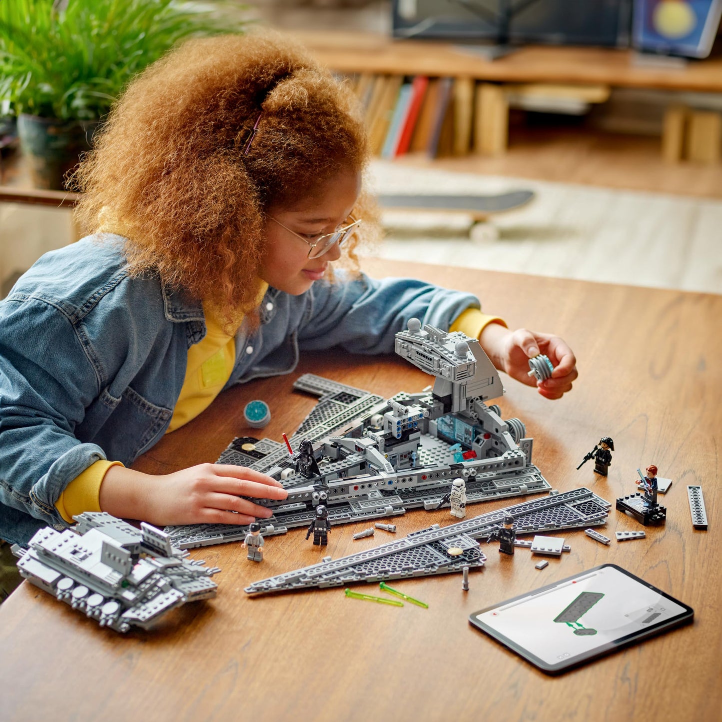 LEGO Star Wars Imperial Star Destroyer Building Toy - Build & Display Set for Boys & Girls, Ages 10+ - Gift for Birthdays - Star Wars Darth Vader & 6