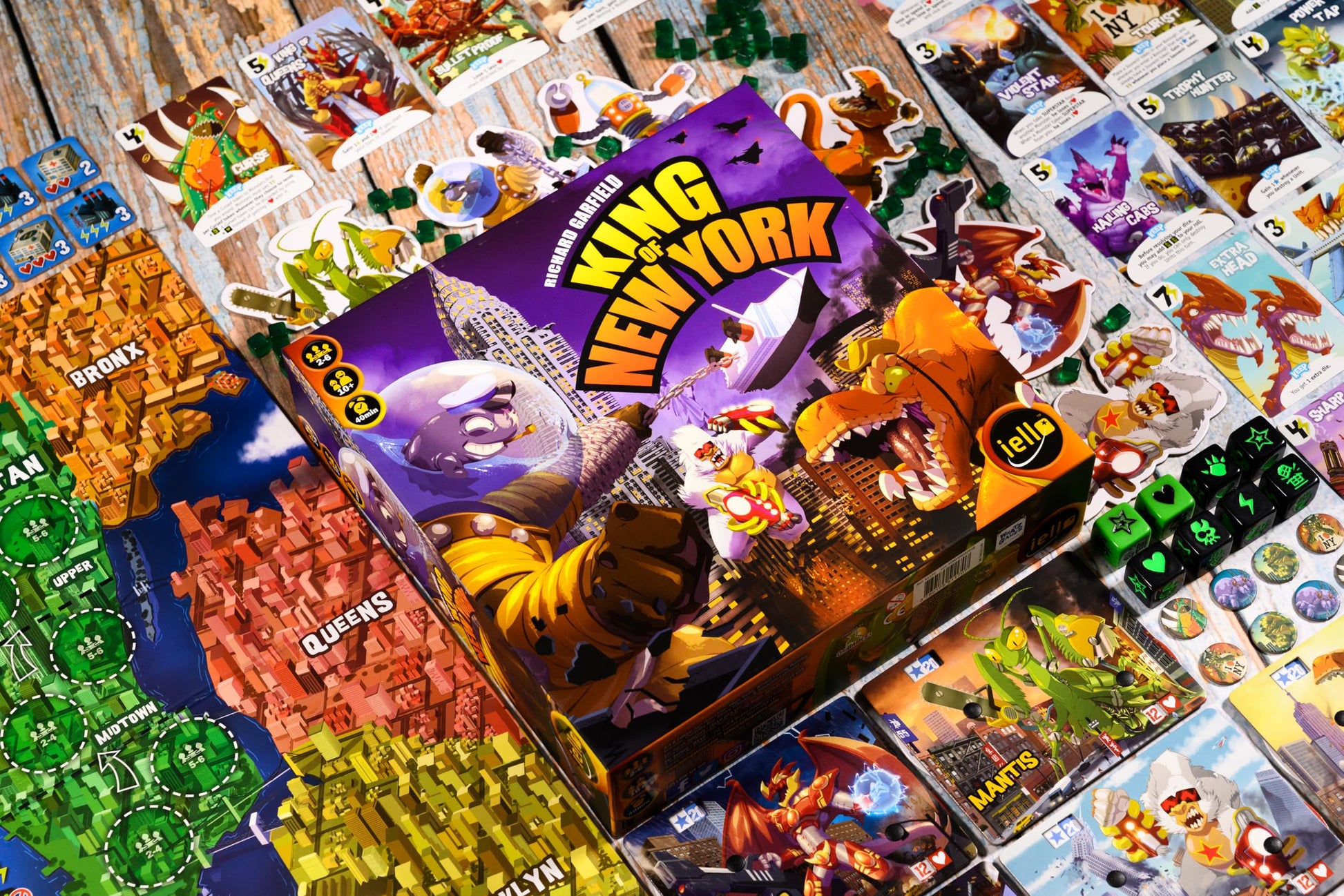 IELLO: King of New York, 6 Monsters, Enthralling Theme, Simple, Fast-Paced, Strategy Board Game, for 2 to 6 Players, Ages 10 and Up