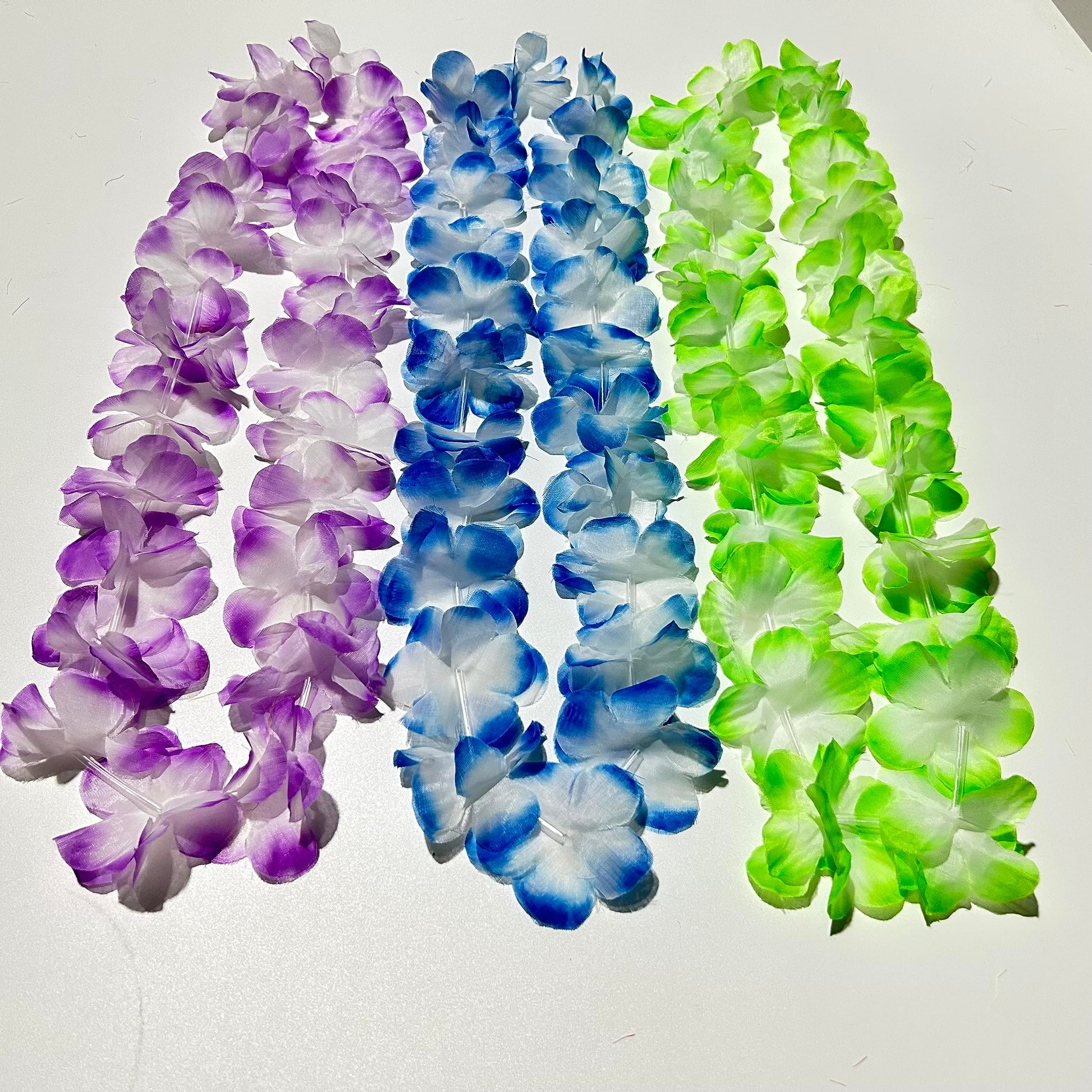 200pcs Hawaiian Leis for Beach Party Decors , Luau Birthday Party Decorations, Hawaiian Necklace Silk Flower leis for Luau Beach Birthday Party