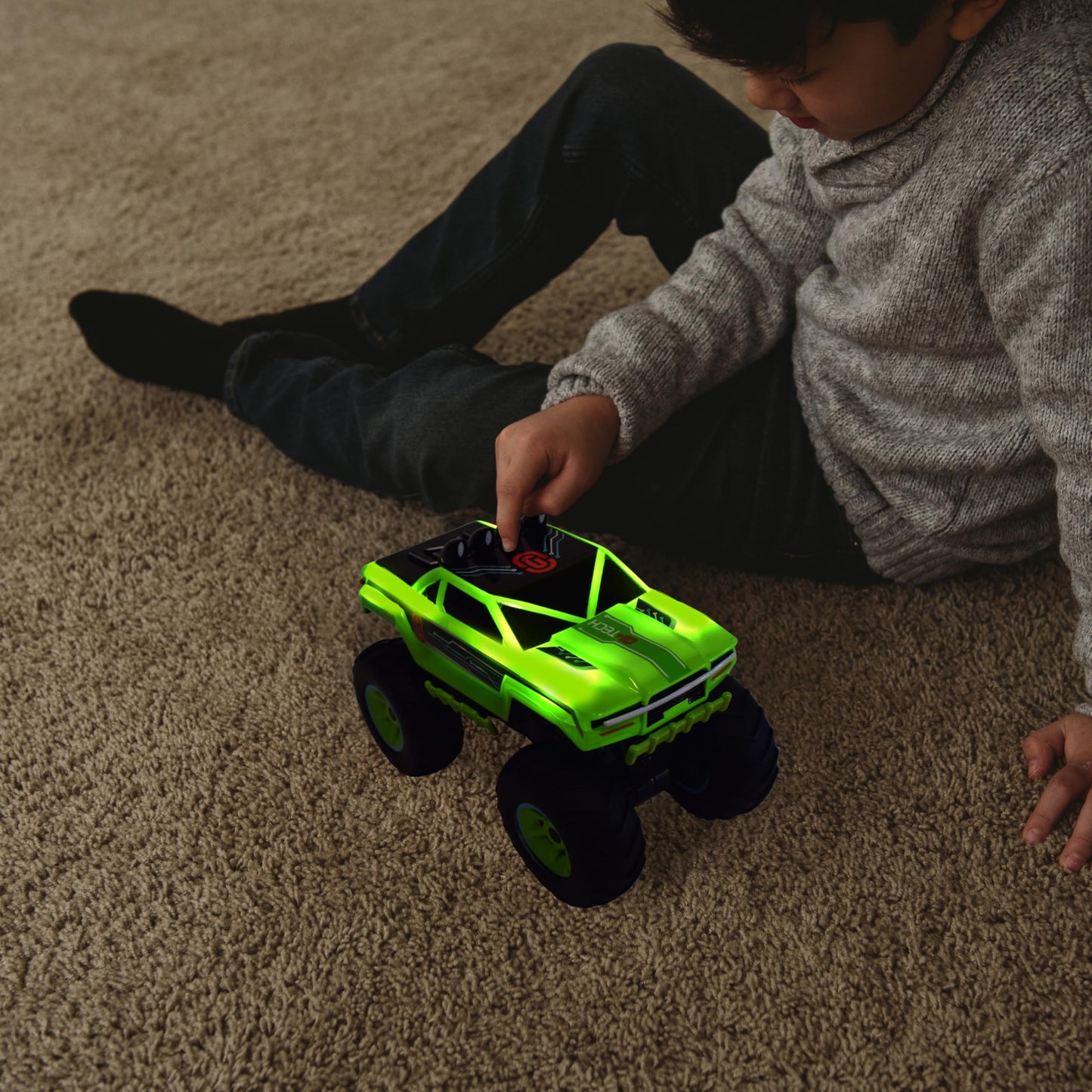 Maxx Action 12" Motorized 'Lights & Sounds' Off-Road Monster Truck - Green