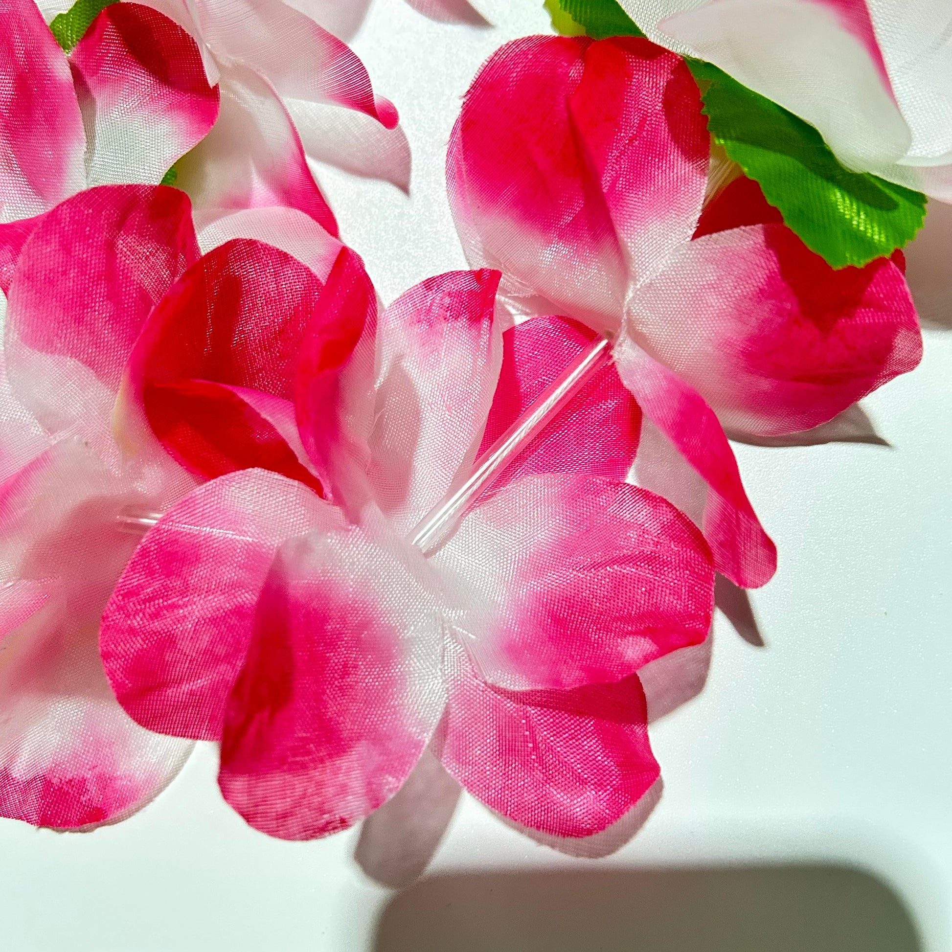 200pcs Hawaiian Leis for Beach Party Decors , Luau Birthday Party Decorations, Hawaiian Necklace Silk Flower leis for Luau Beach Birthday Party