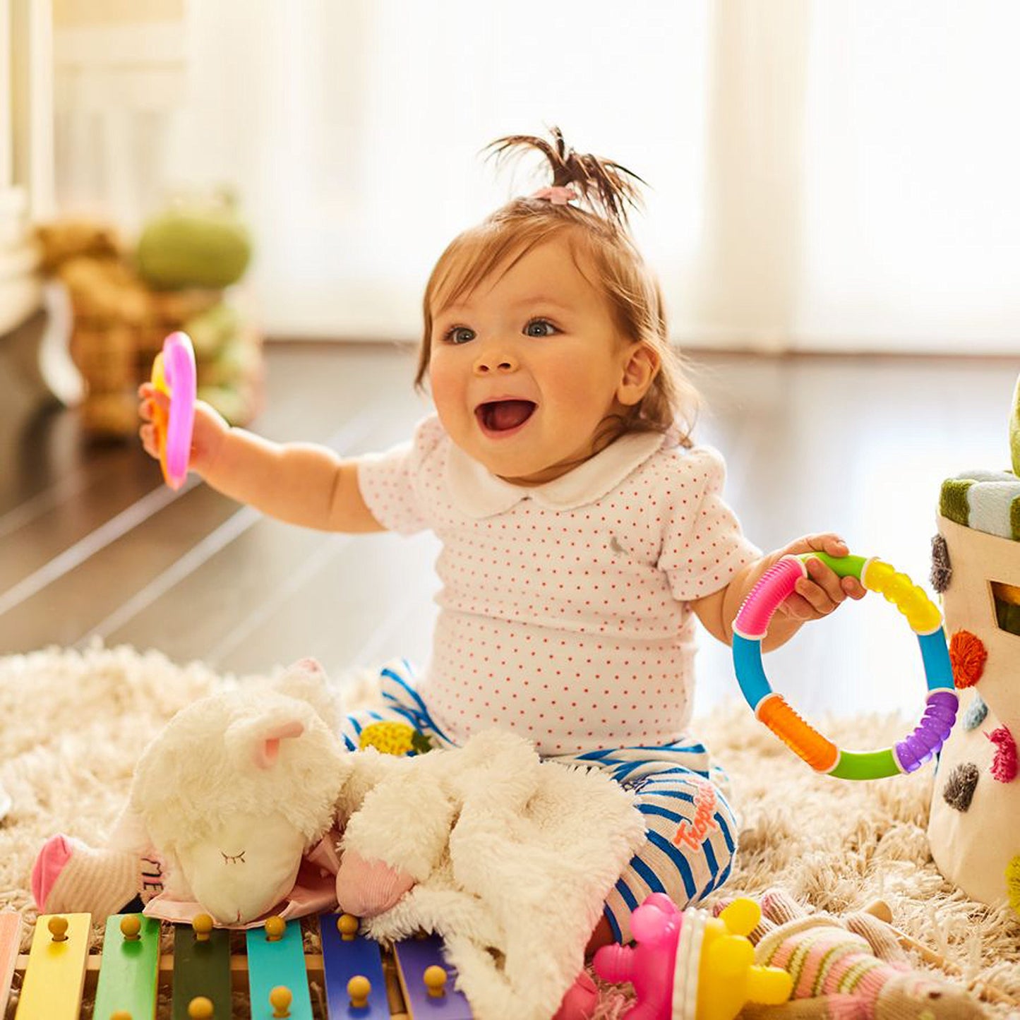 Munchkin® Twisty Figure 8 Baby Teether Toy, BPA Free, 6+ Months