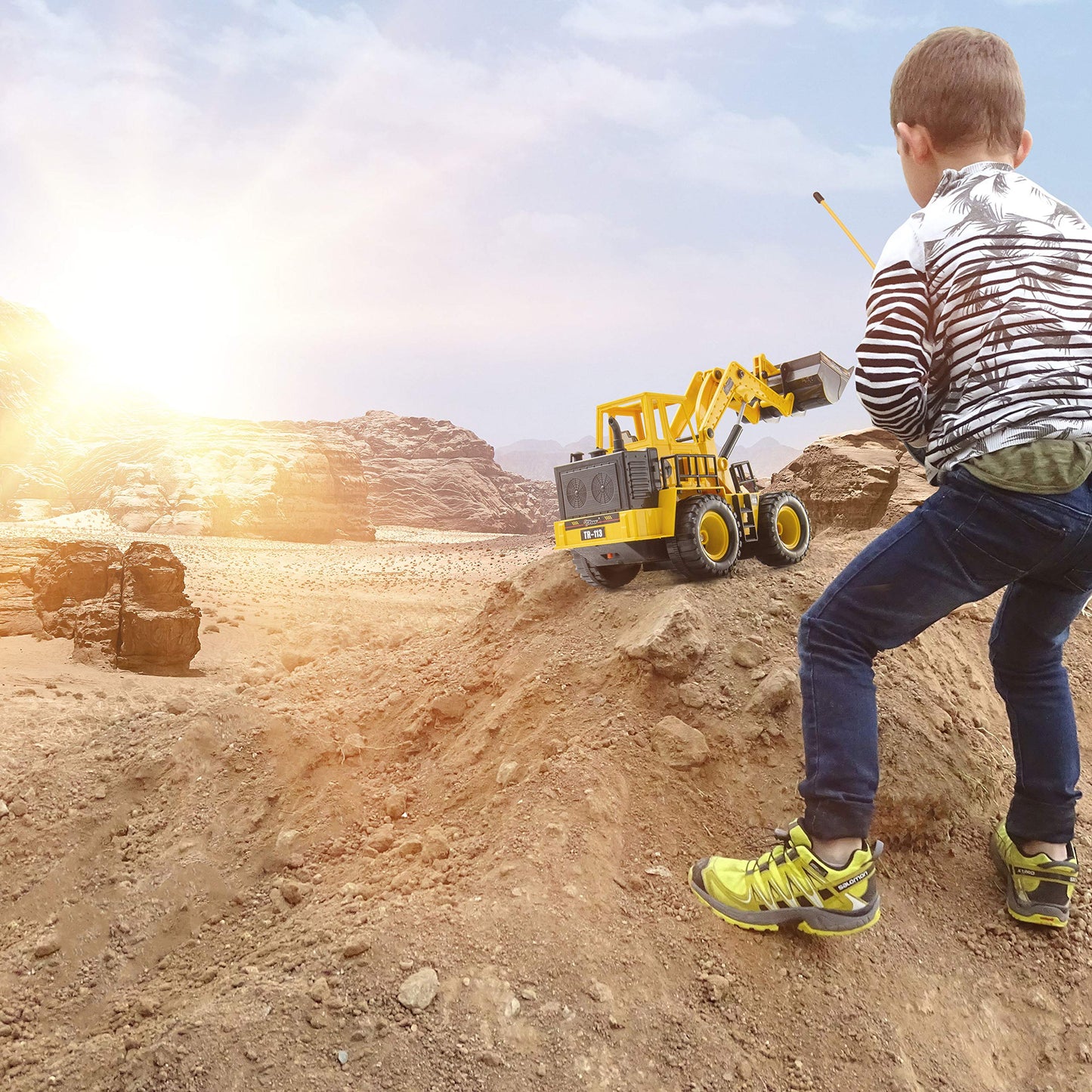 Top Race TR-113 5 Channel Full Functional Remote Control Tractor Toy Front Loader - 14 x 6 x 8 inch Electric RC Remote Control Construction Toy