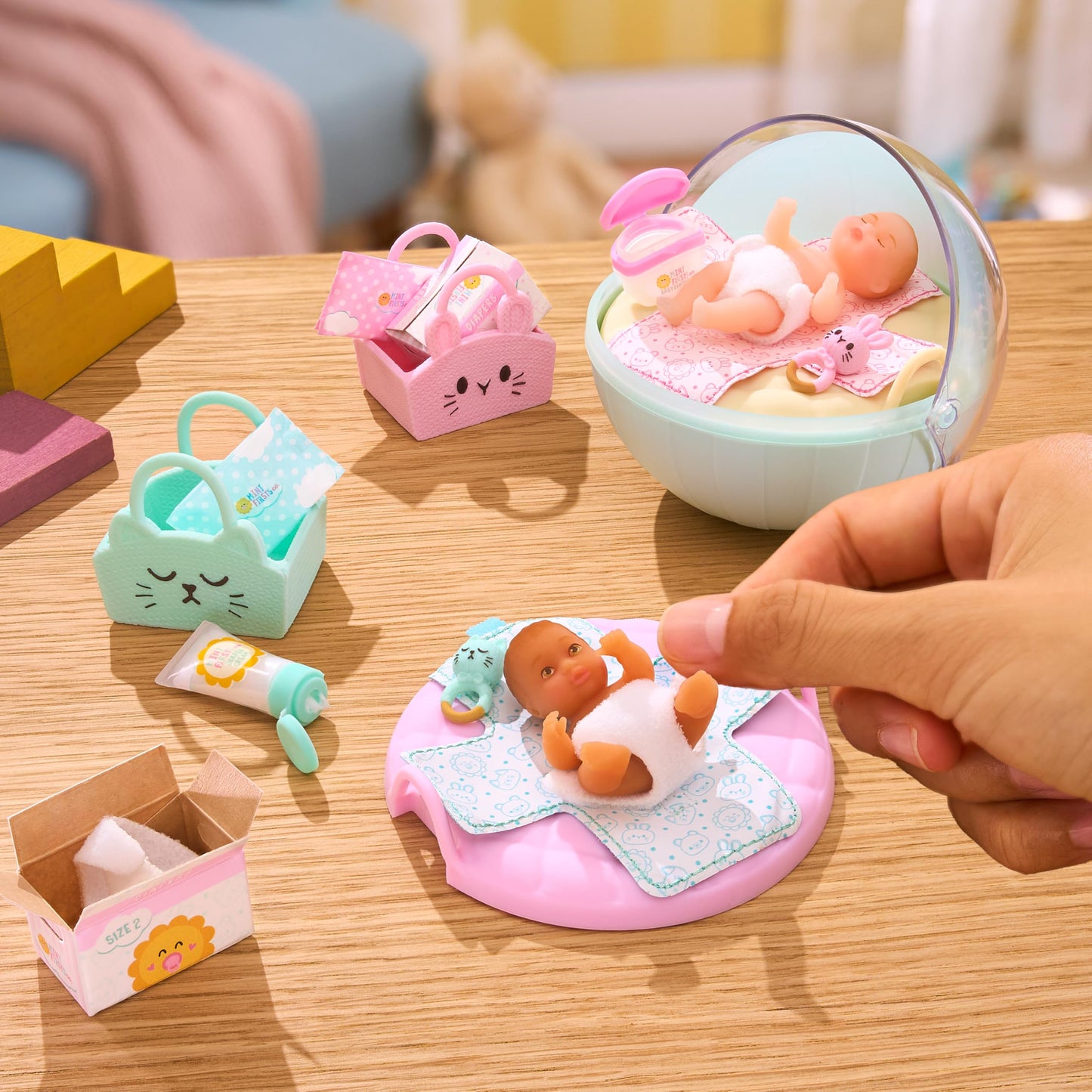 MGA's Miniverse Make It Mini Real Baby Nurture - Blind Packaging, Baby Care Themed Mini Collectibles, 8 Styles Including Rare Twins, Collectors, 8+
