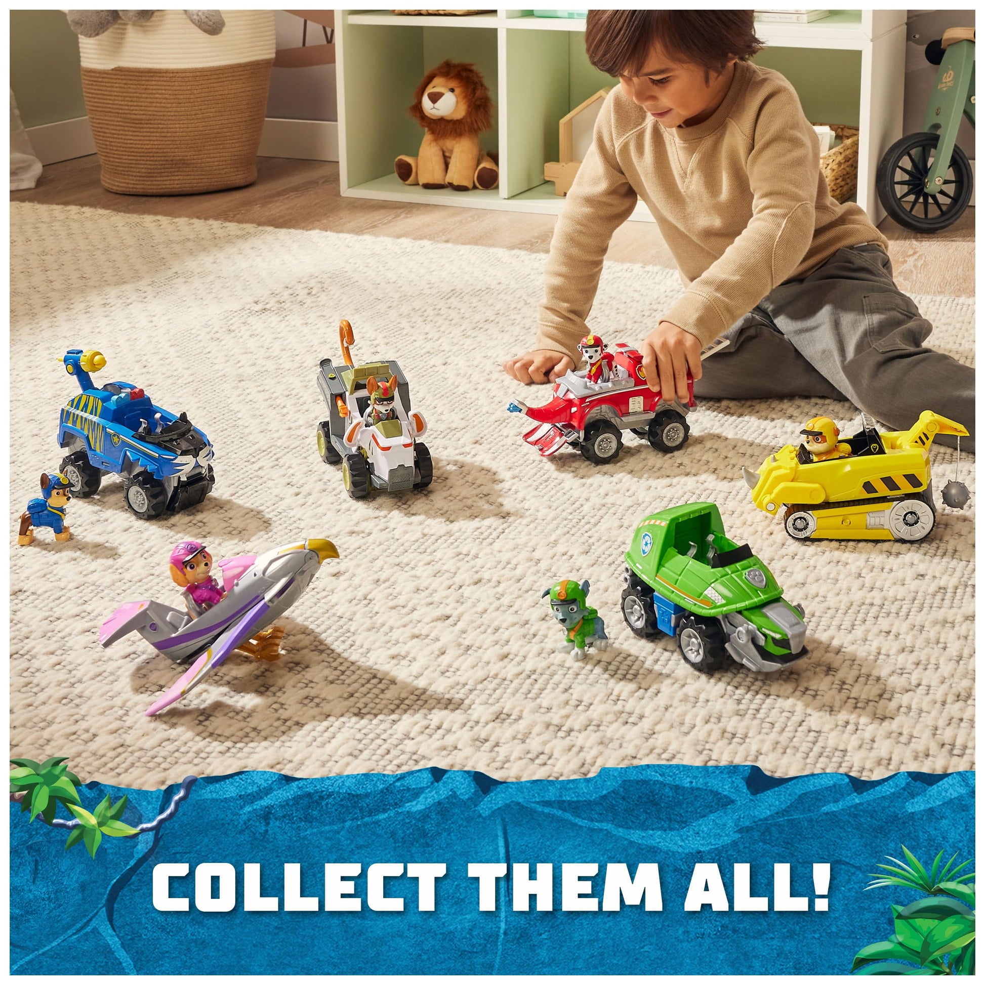 Paw Patrol Jungle Pups, Skye Falcon Vehicle, Toy Jet with Collectible Action Figure, Kids Toys for Boys & Girls Ages 3 and Up