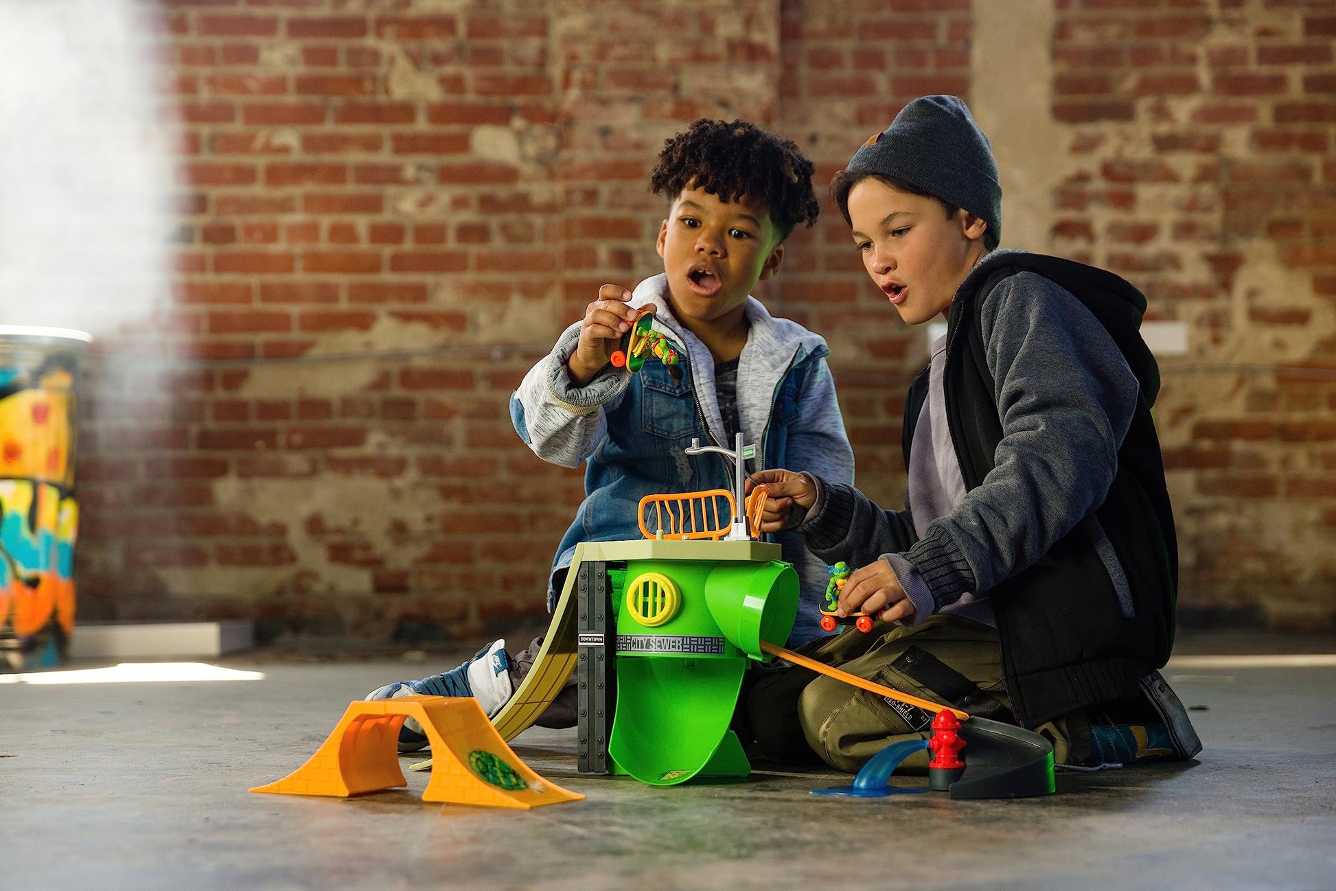 Teenage Mutant Ninja Turtles Toy, Turtle Madness Skate Park Playset, Classic Edition TMNT Playset for Kids, Ages 3+