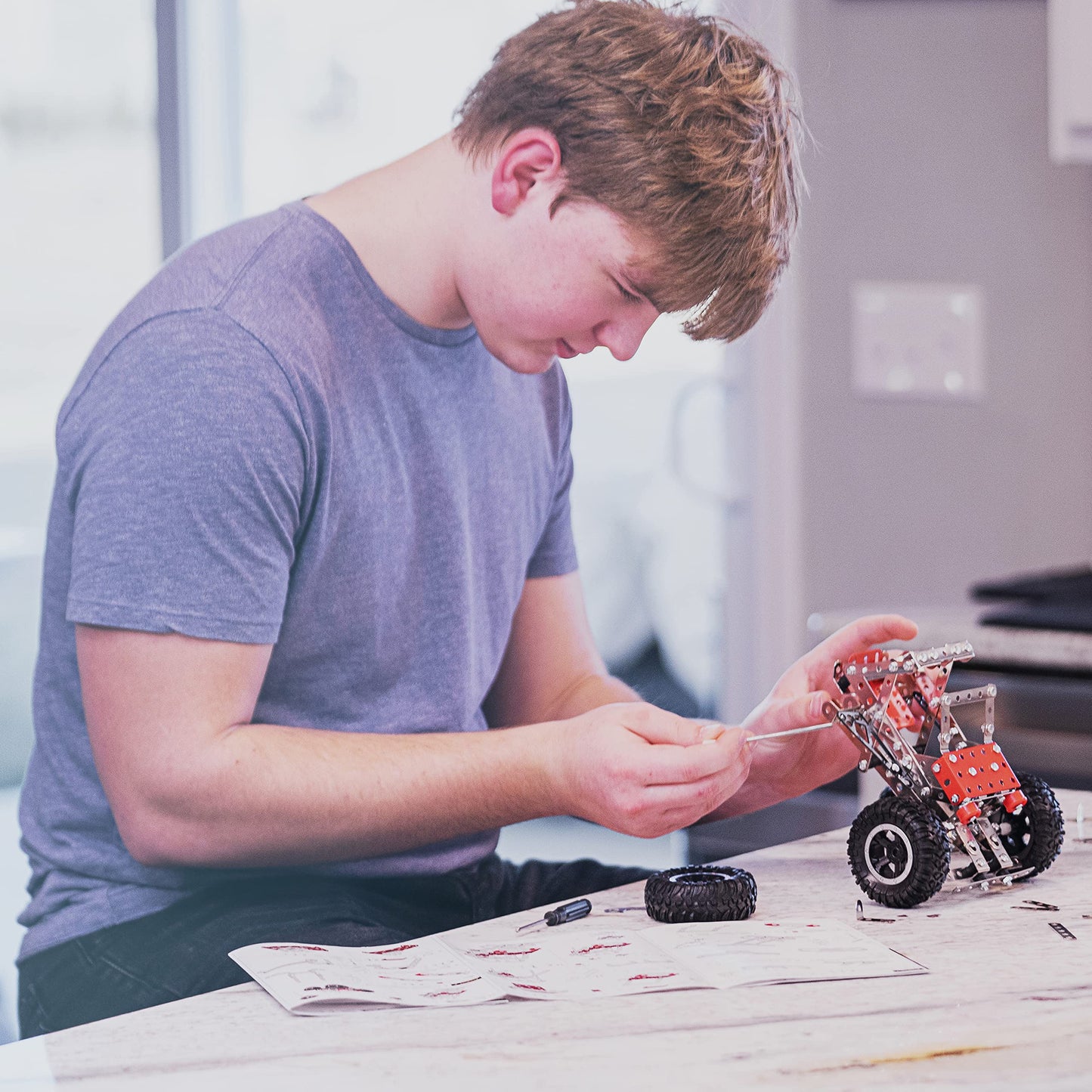 MALUVRIAN Erector Set for Boys - Girls | Metal Model Kits for Adults Teens and Advanced Kids Stem Toys | Build A Car Plane or Excavator | Educational