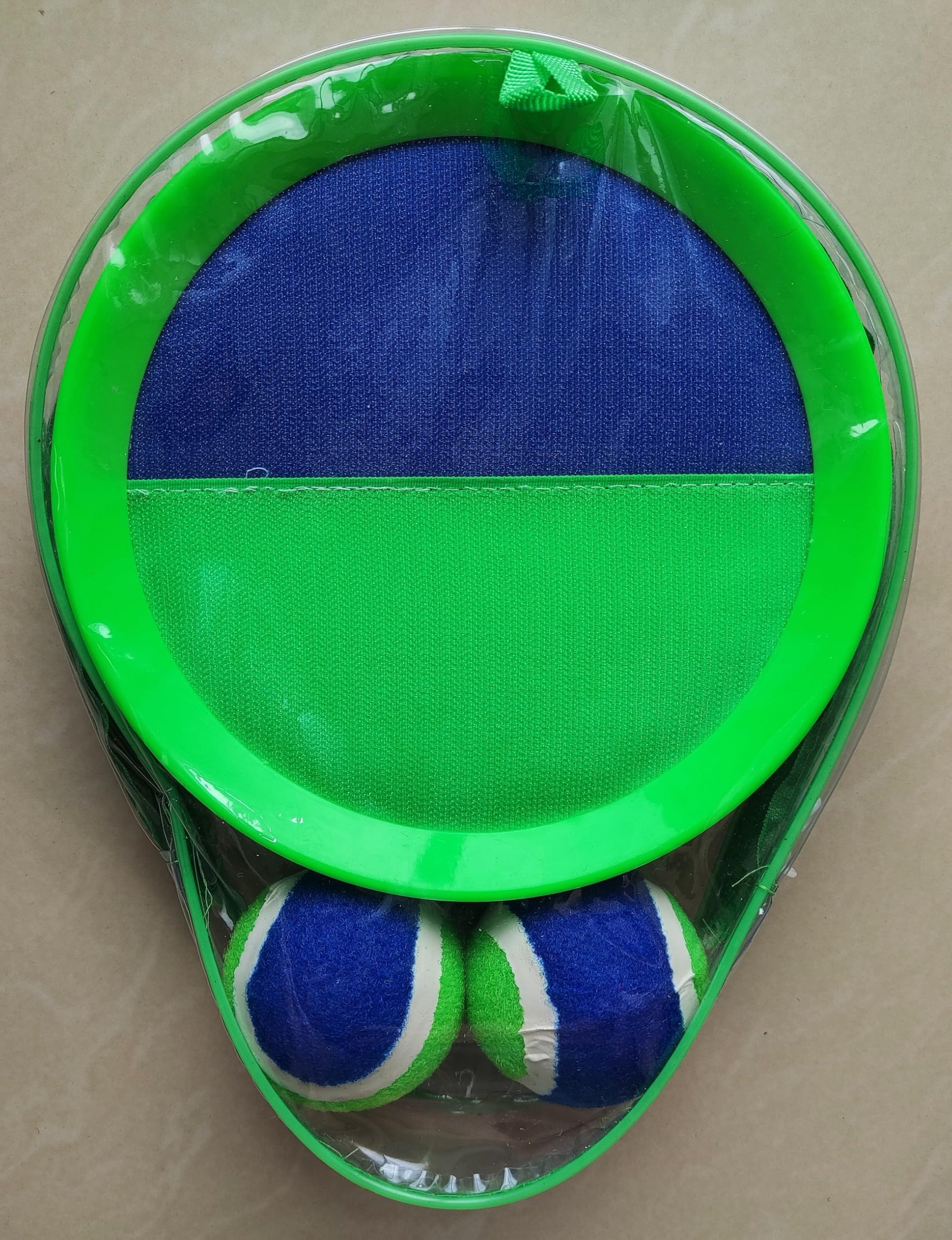 AppleRound Toss and Catch Ball Set (Hook and Loop), Kids Outdoor Games, Beach Toys, Backyard Sports, Paddle Ball Games (Pack of 2 Paddles and 2 Balls)