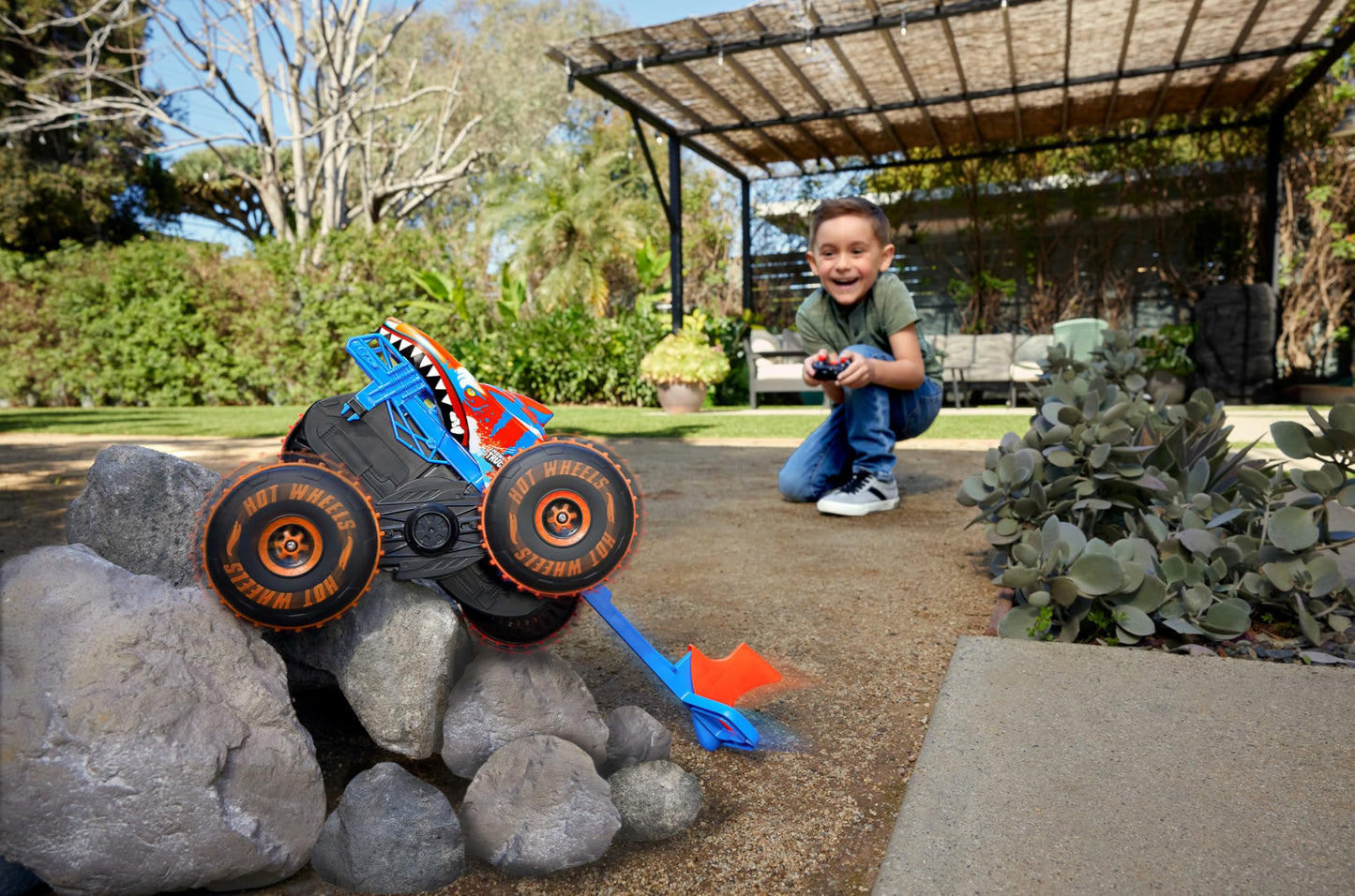 Hot Wheels Monster Trucks Remote Control Toy Vehicle, Large-Scale RC Tiger Shark Climber with 3 Modes of Play for Racing, Climbing & Stunting