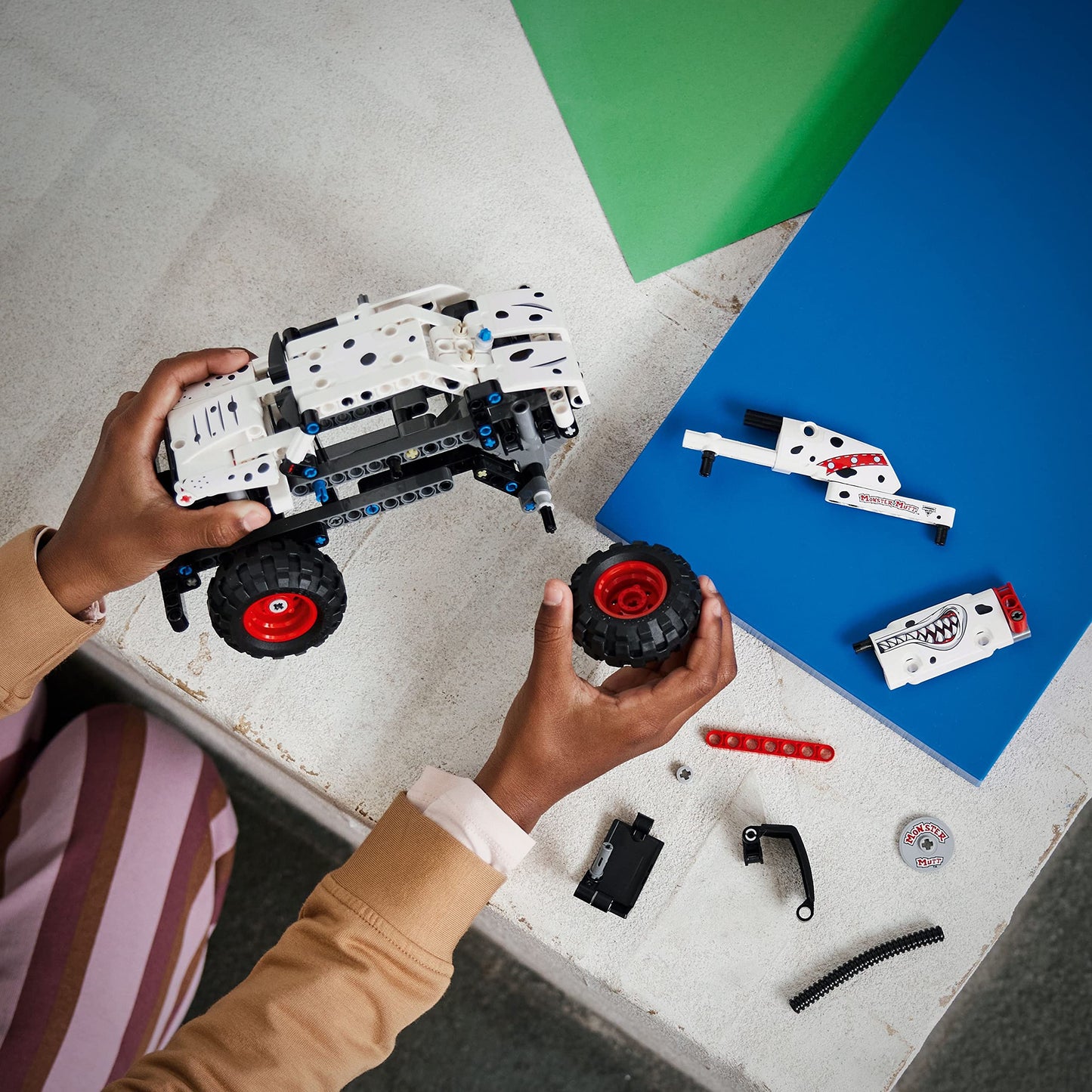 LEGO Technic Monster Jam Monster Mutt Dalmatian, 2in1 Pull Back Racing Toys, Birthday Gift Idea, DIY Building Toy, Monster Truck Toy for Kids, Boys