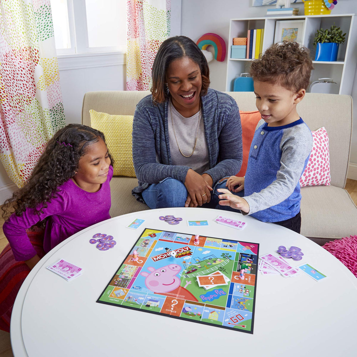Hasbro Gaming Monopoly Junior: Peppa Pig Edition Board Game for 2-4 Players, Indoor Games for Kids, Peppa Pig Toys and Games, Ages 5+ (Amazon